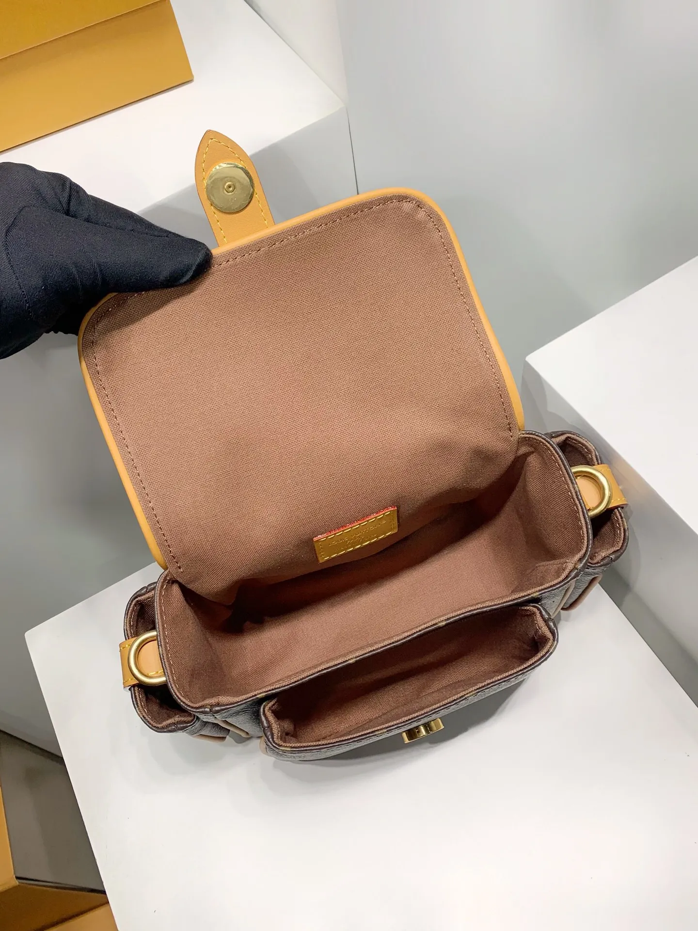 Alternative view of Louis Vuitton Cargo Wearable Wallet M14742