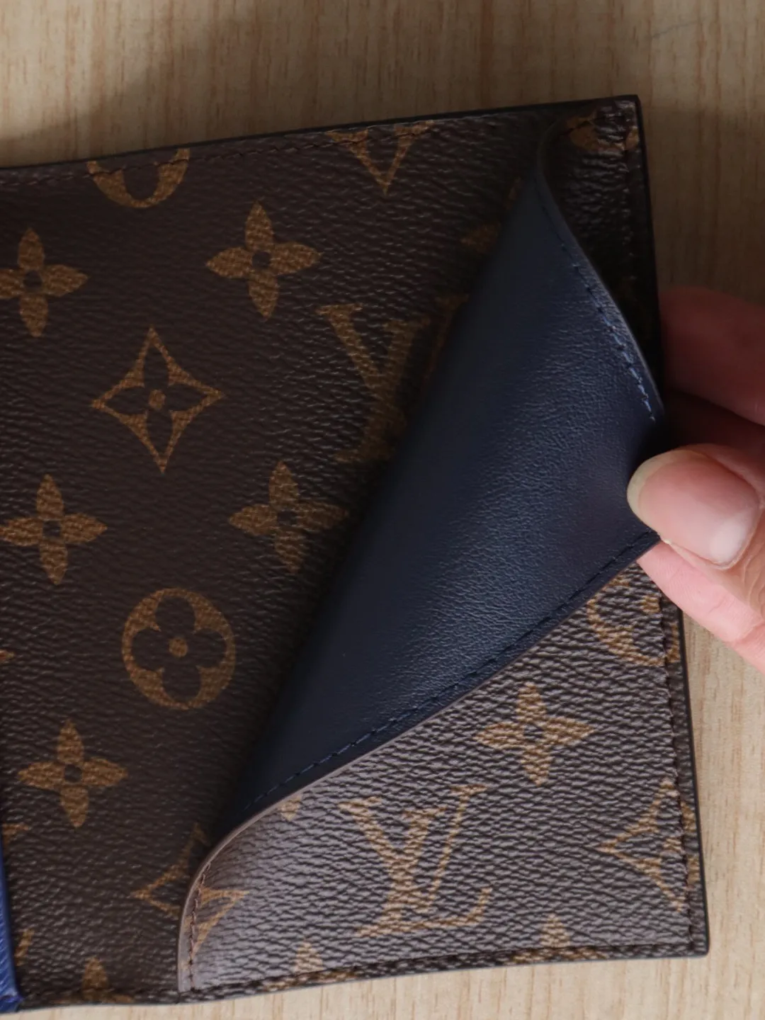 Louis Vuitton Passport Cover N00168 - 图片 2