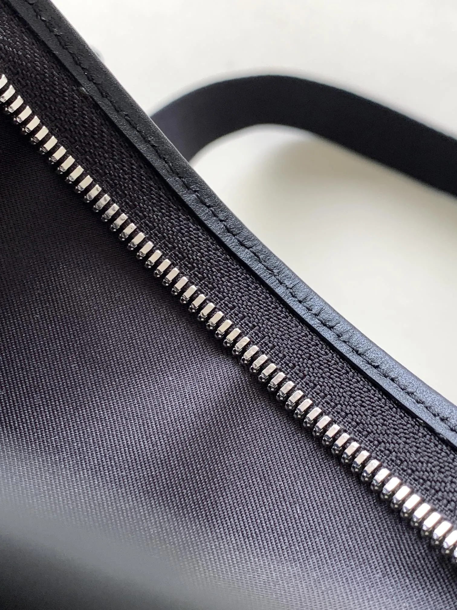 Alternative view of Louis Vuitton Gaston Wearable Wallet M81124