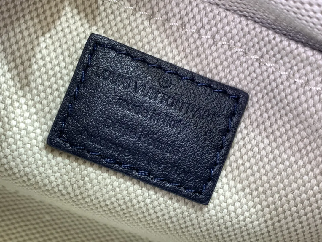 Alternative view of Louis Vuitton Soft Polochon N40695