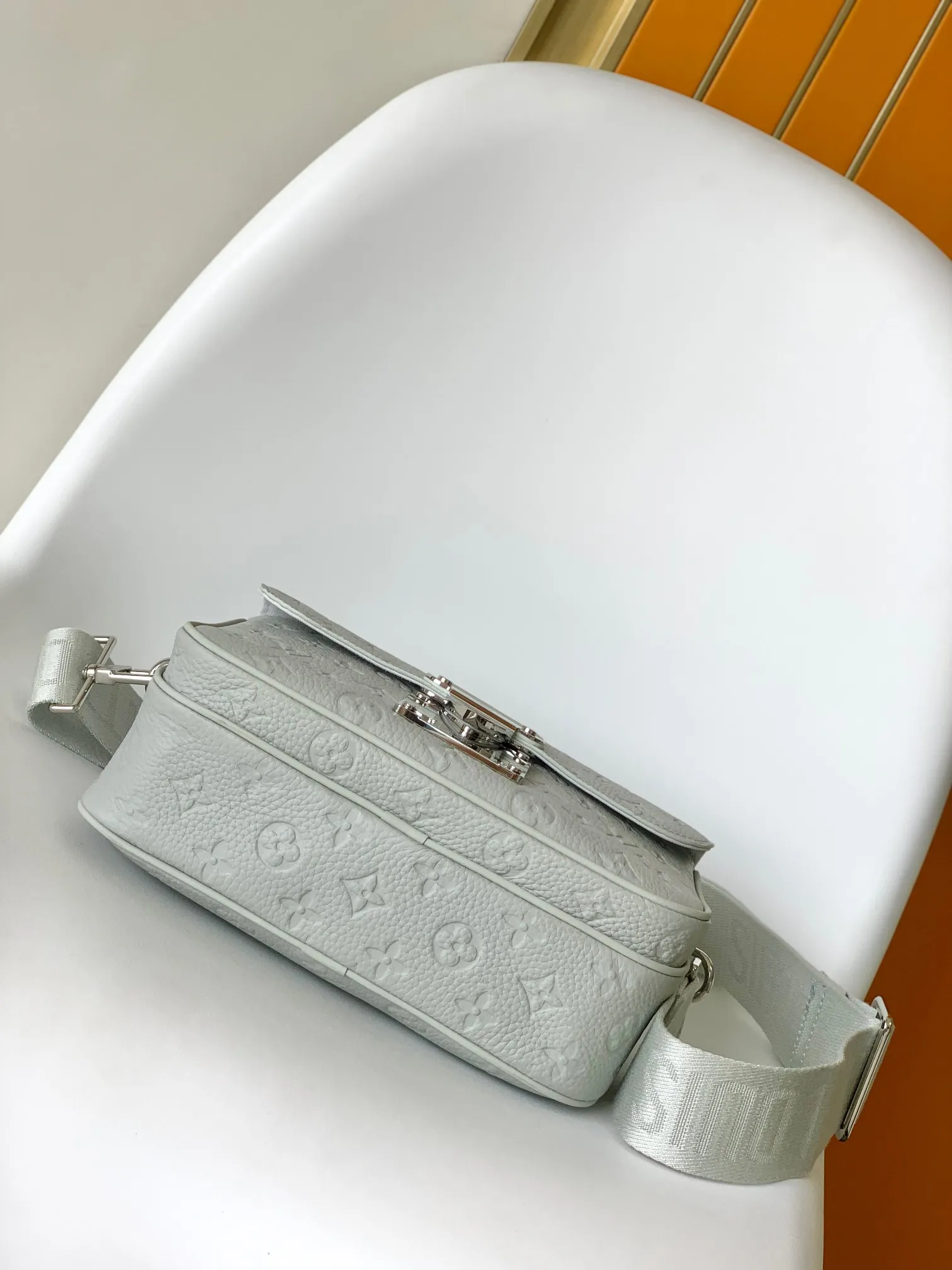 Louis Vuitton S Lock Messenger M23152 - 图片 6