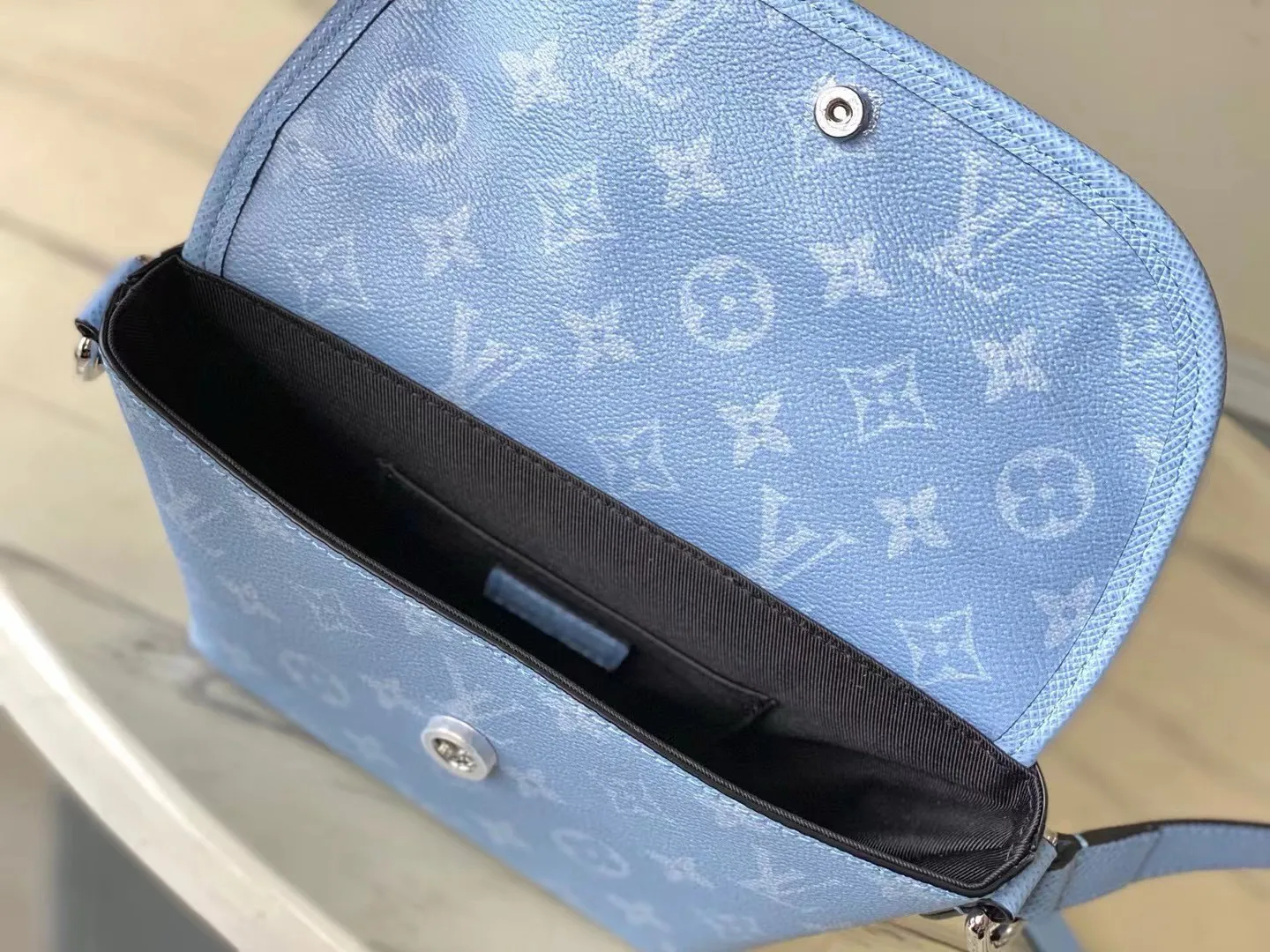 Louis Vuitton Pulse Wearable Wallet M14116 - 图片 10