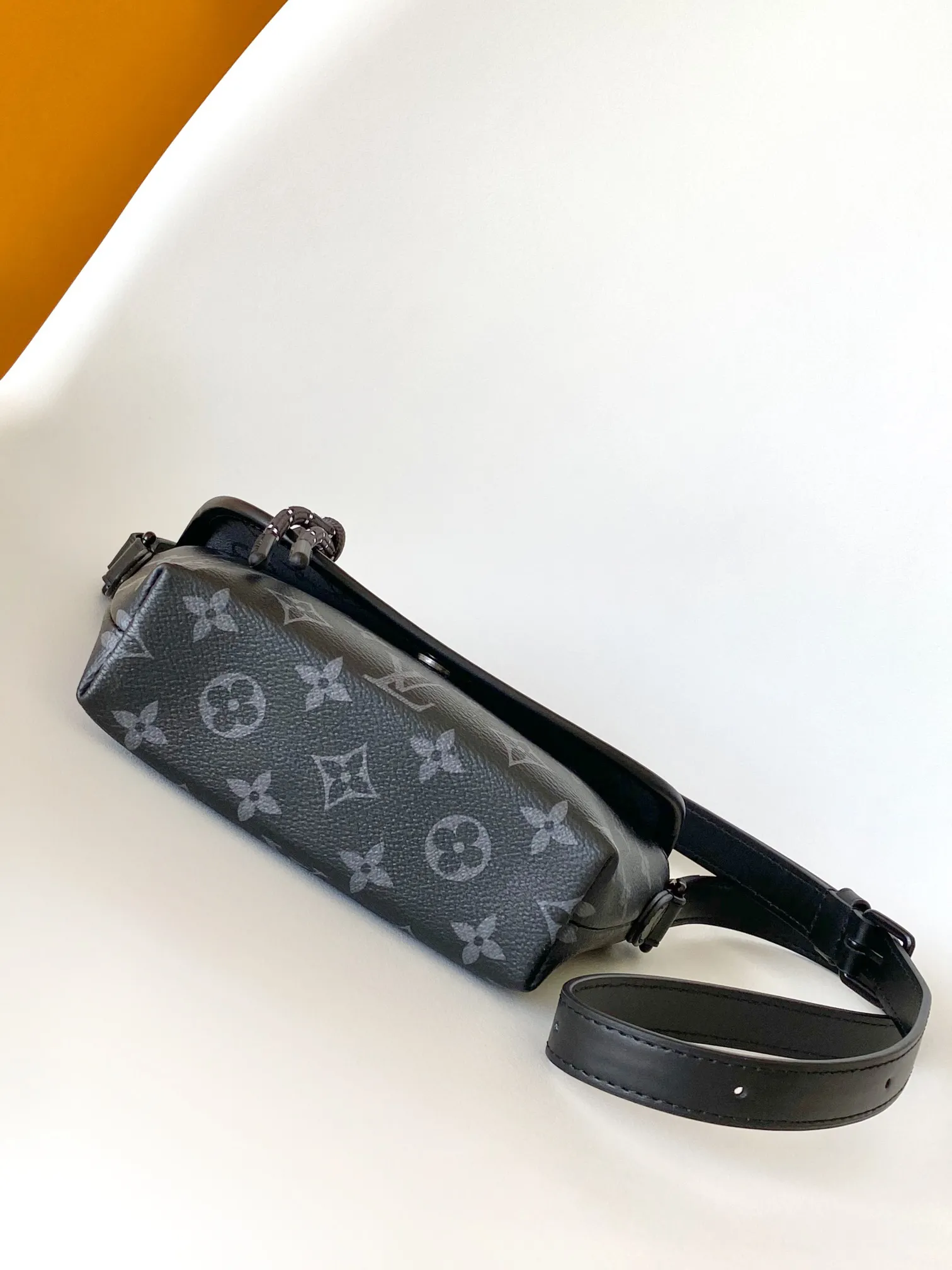Louis Vuitton Pulse Wearable Wallet M12806 - 图片 5