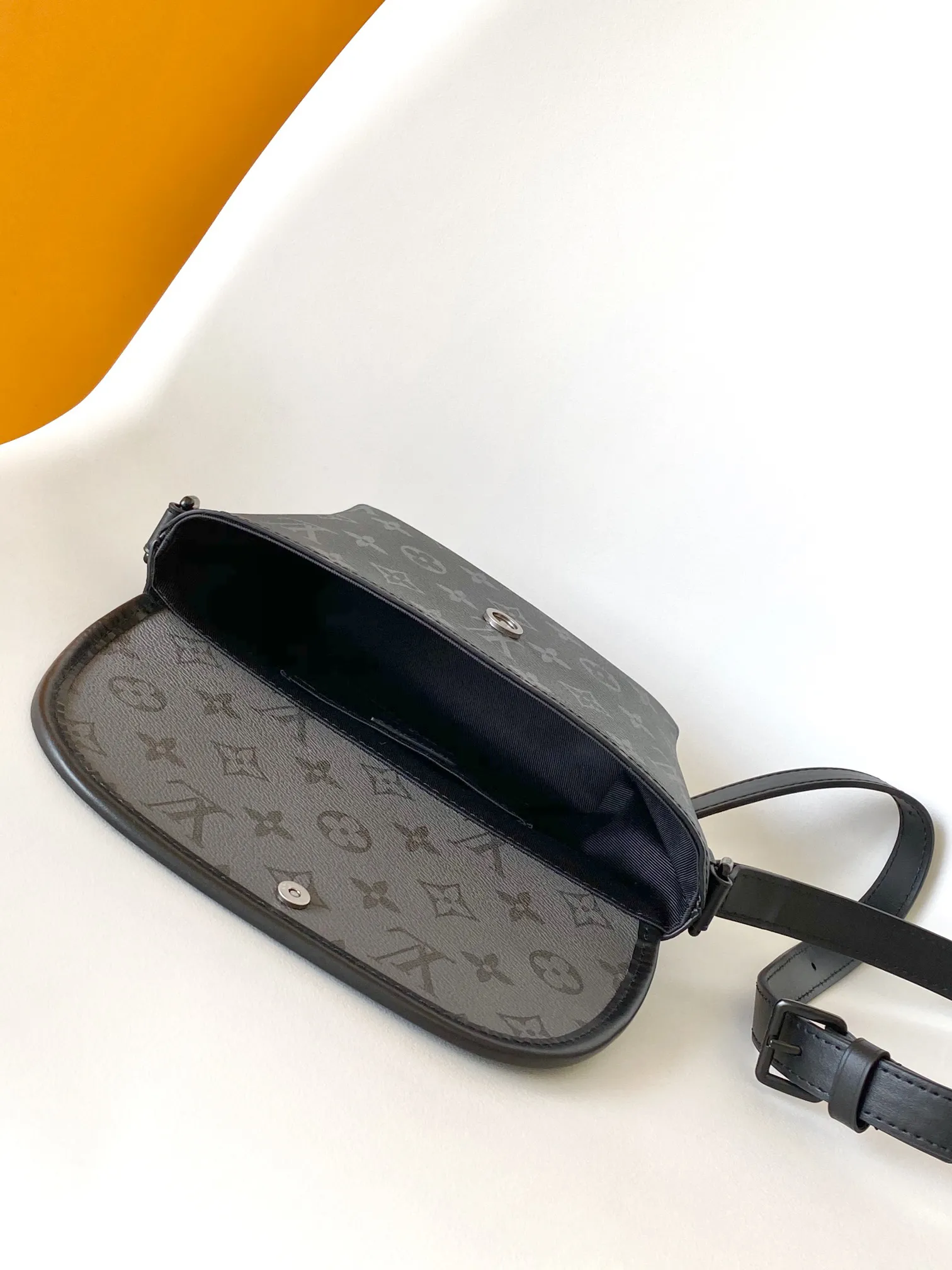 Louis Vuitton Pulse Wearable Wallet M12806 - 图片 10