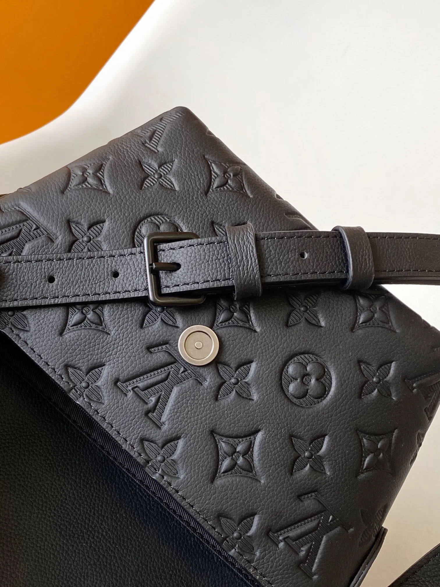 Louis Vuitton Pulse Wearable Wallet M12636 - 图片 8