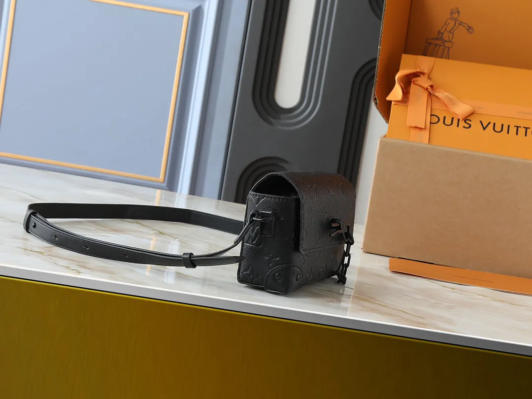 Louis Vuitton Steamer Wearable Wallet M81746 - 图片 4