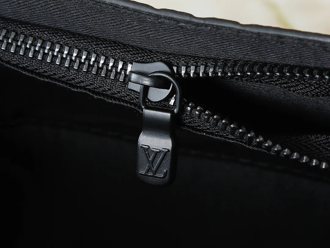 Louis Vuitton Steamer Wearable Wallet M81746 - 图片 9