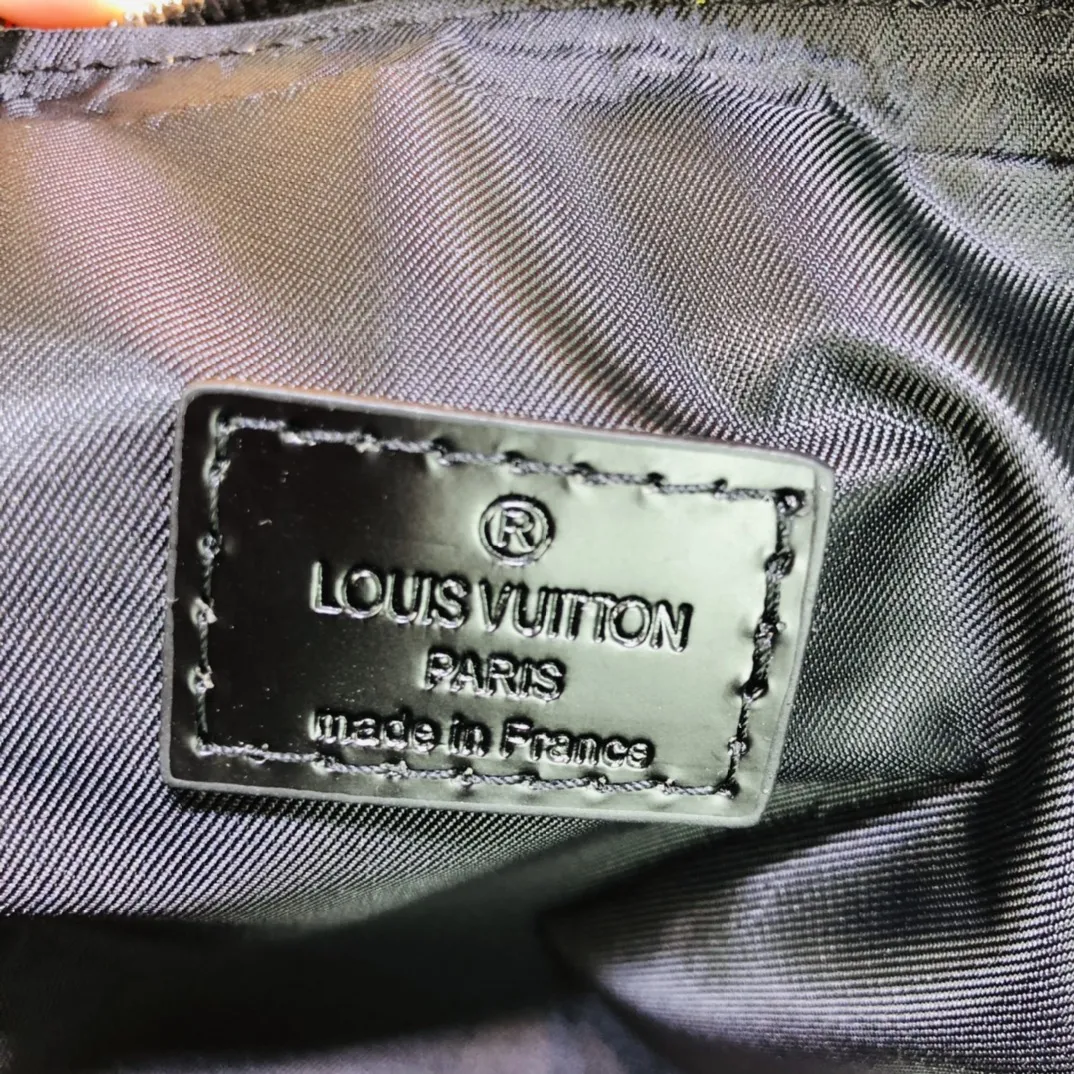 Alternative view of Louis Vuitton Amazone N40379