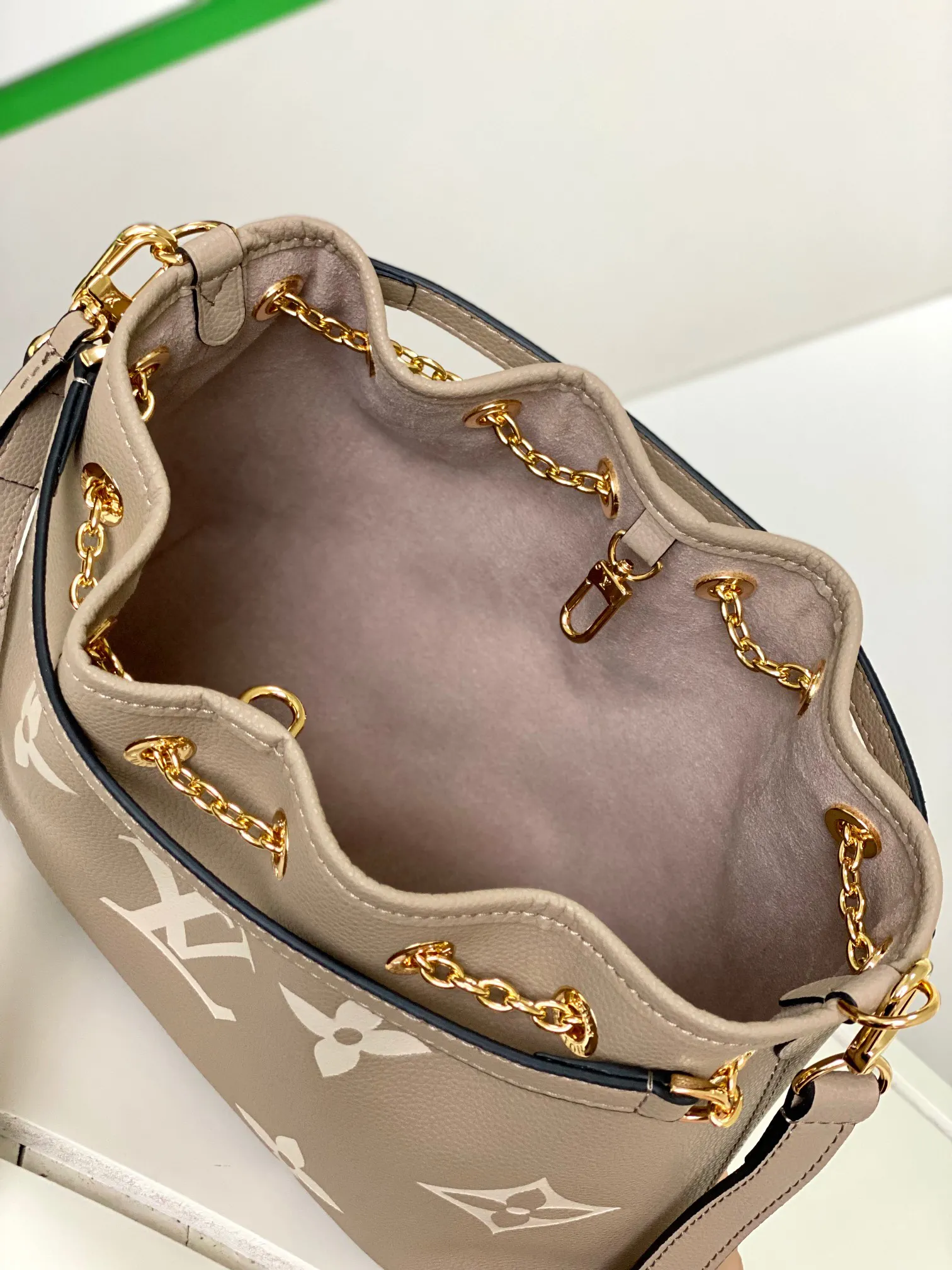 Louis Vuitton LV Bundle M25453 - Image 10