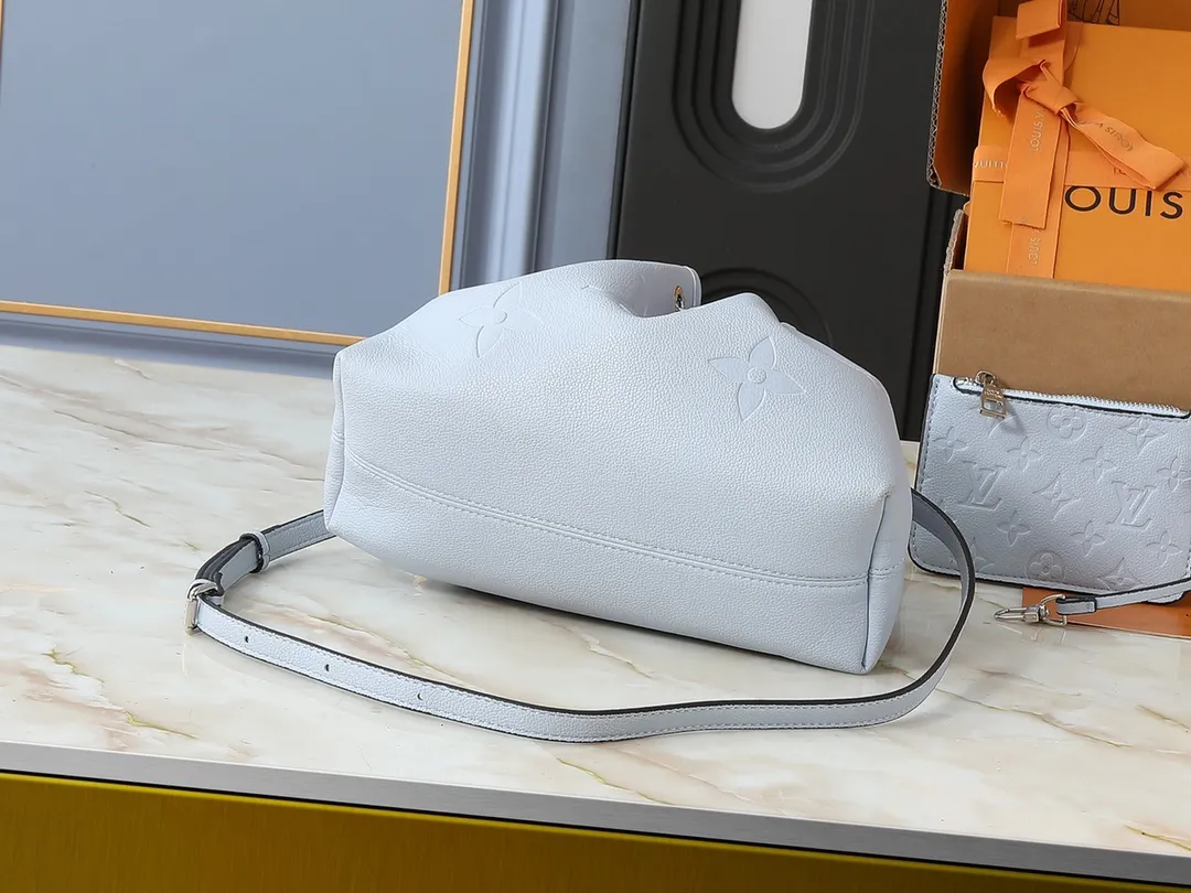 Louis Vuitton LV Bundle M11187 - Image 4