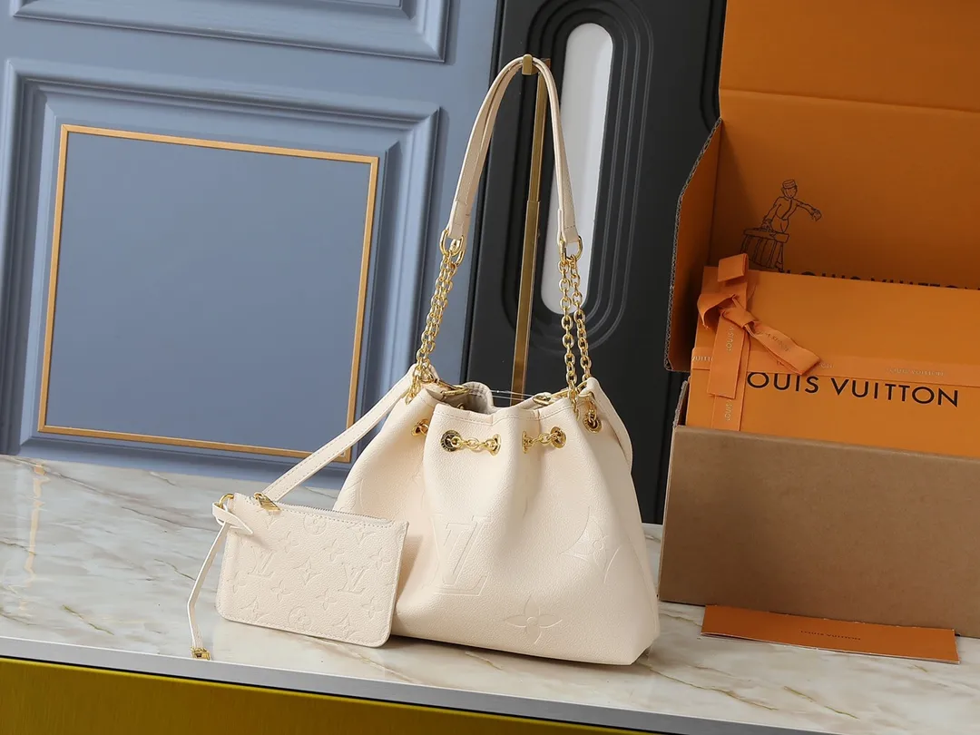 Louis Vuitton LV Bundle M25452 - Image 9