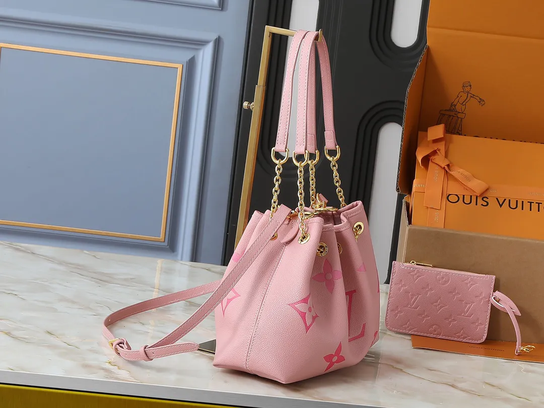 Louis Vuitton LV Bundle M46492 - Image 4