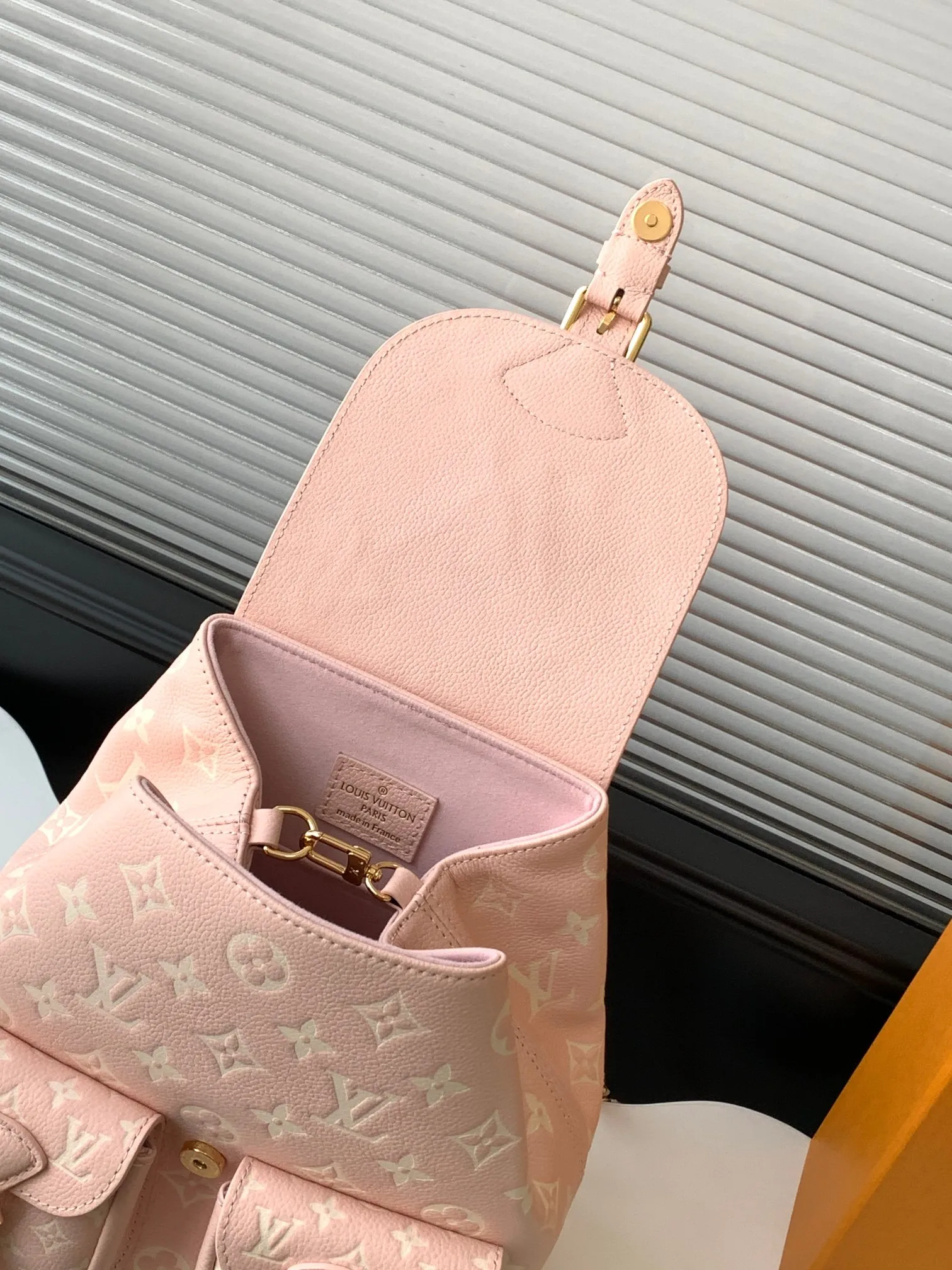 Louis Vuitton Backup M12987 - Image 10