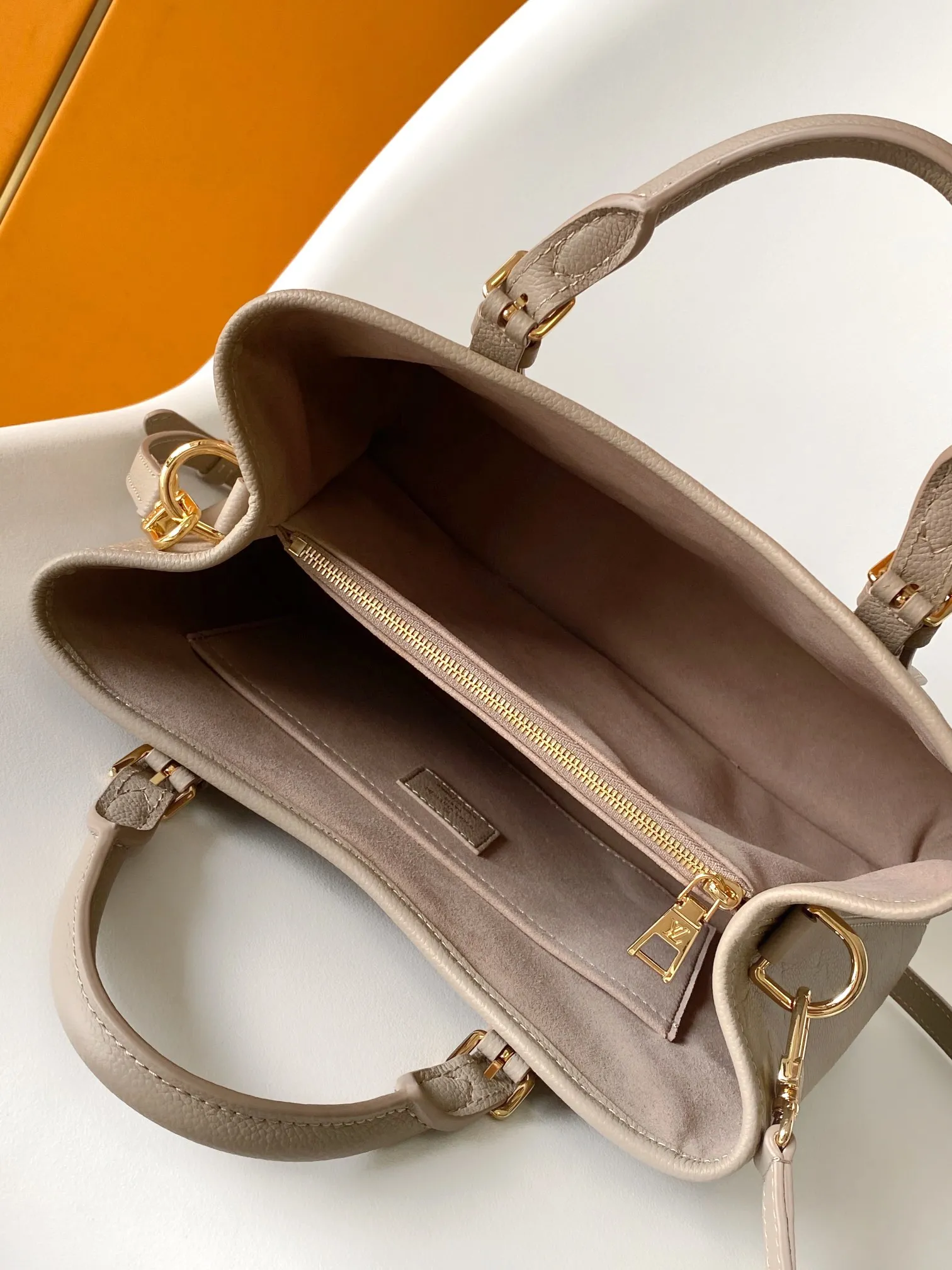 Louis Vuitton Babylone Tote PM M11463 - Image 7