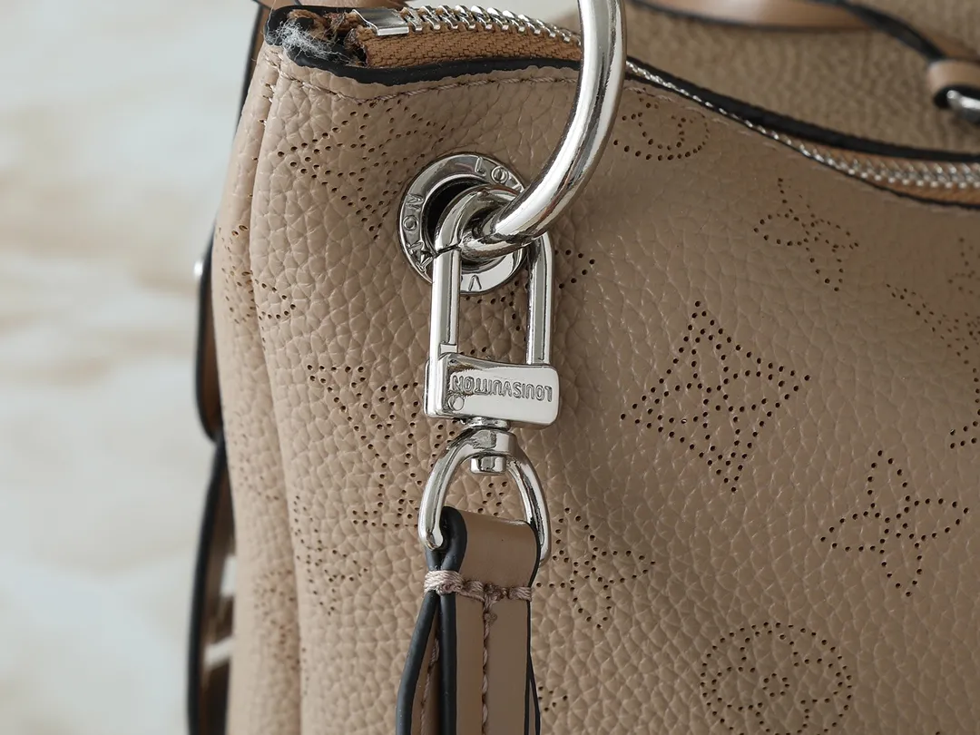 Louis Vuitton Beaubourg Hobo MM M56084 - Image 7
