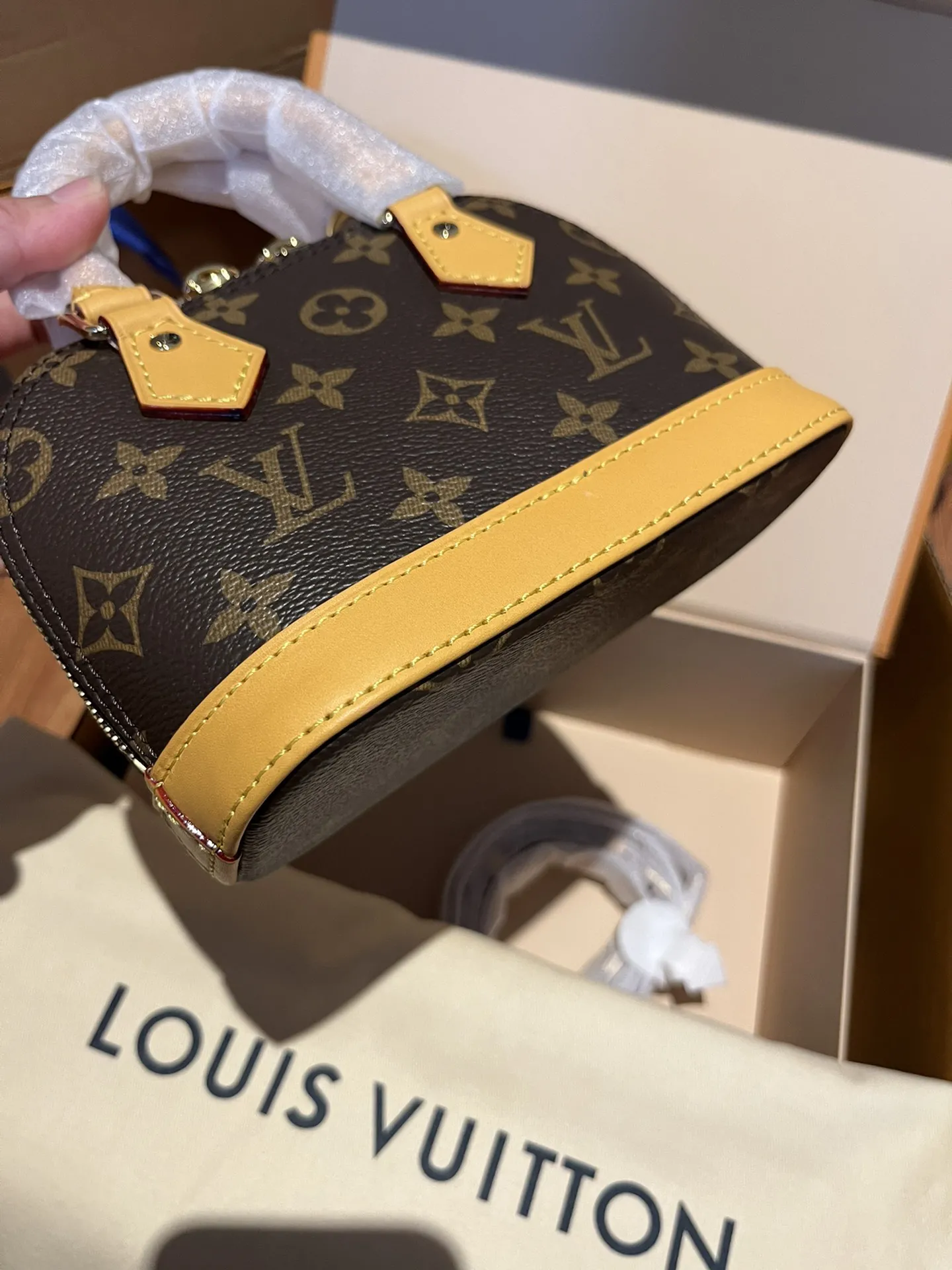 Louis Vuitton Nano Alma M82717 - 图片 5
