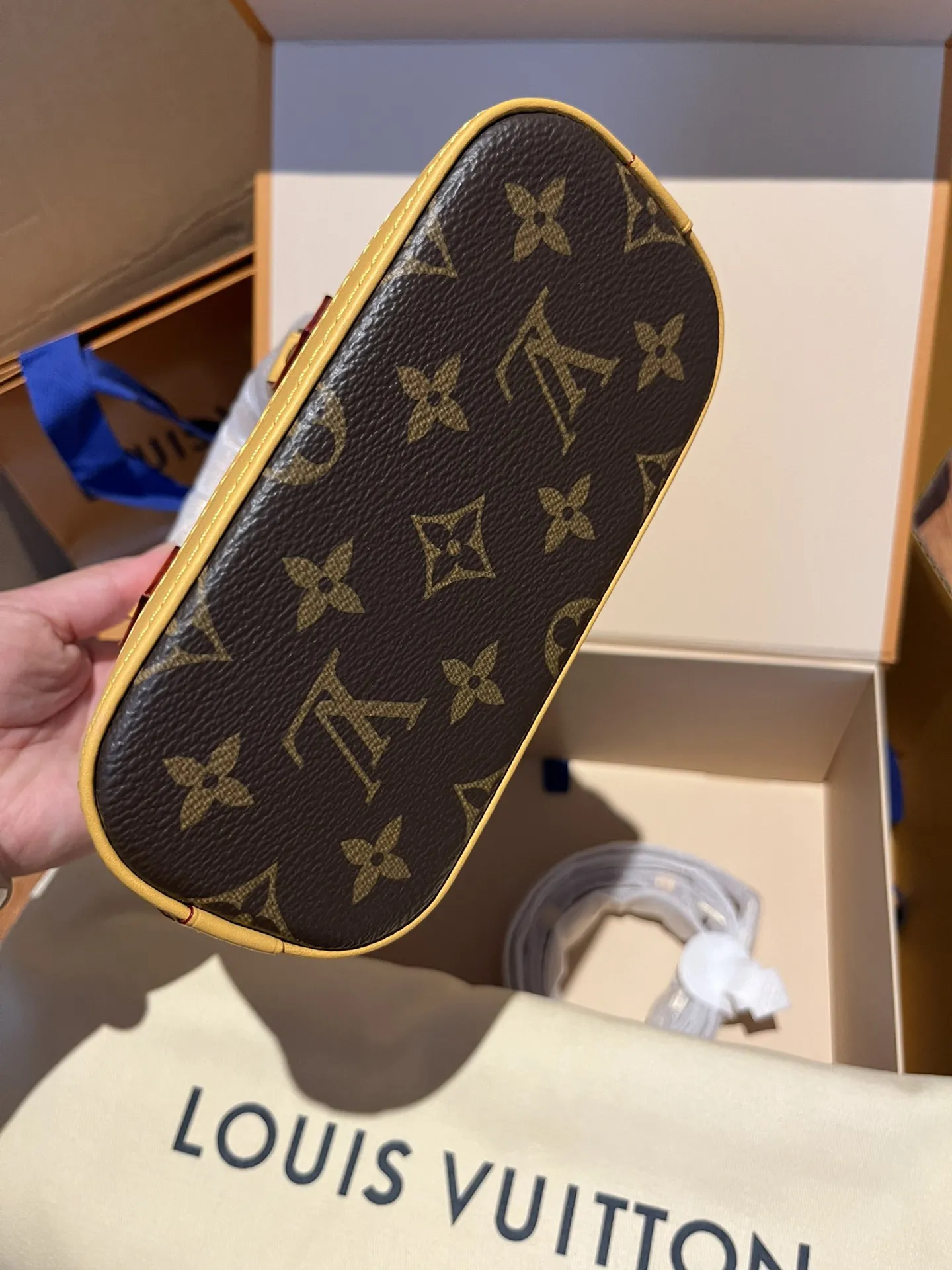 Louis Vuitton Nano Alma M82717 - 图片 6