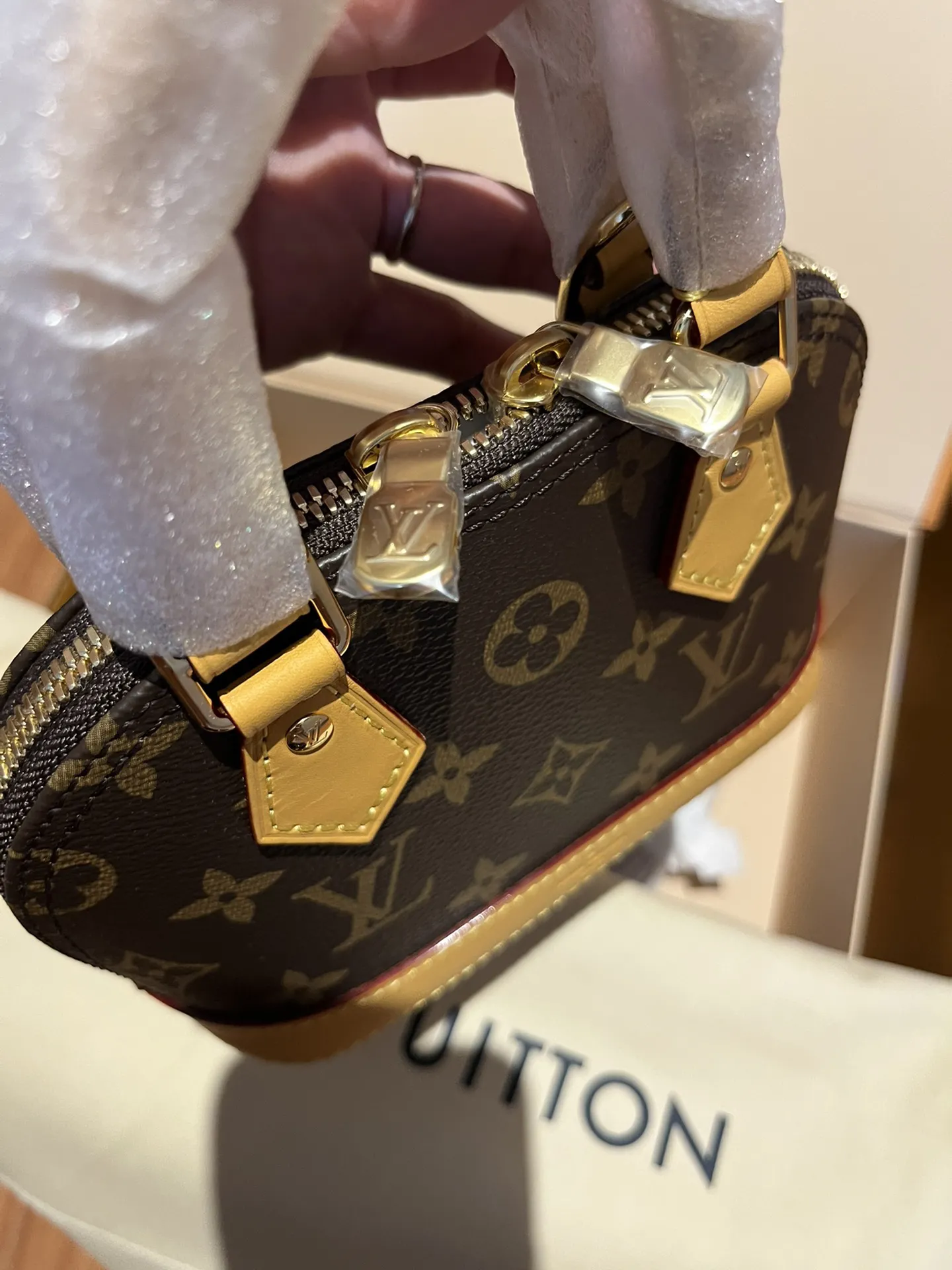 Louis Vuitton Nano Alma M82717 - 图片 9