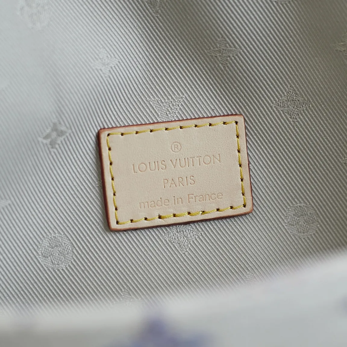 Louis Vuitton Wallet On Chain Ivy M83499 - Image 10