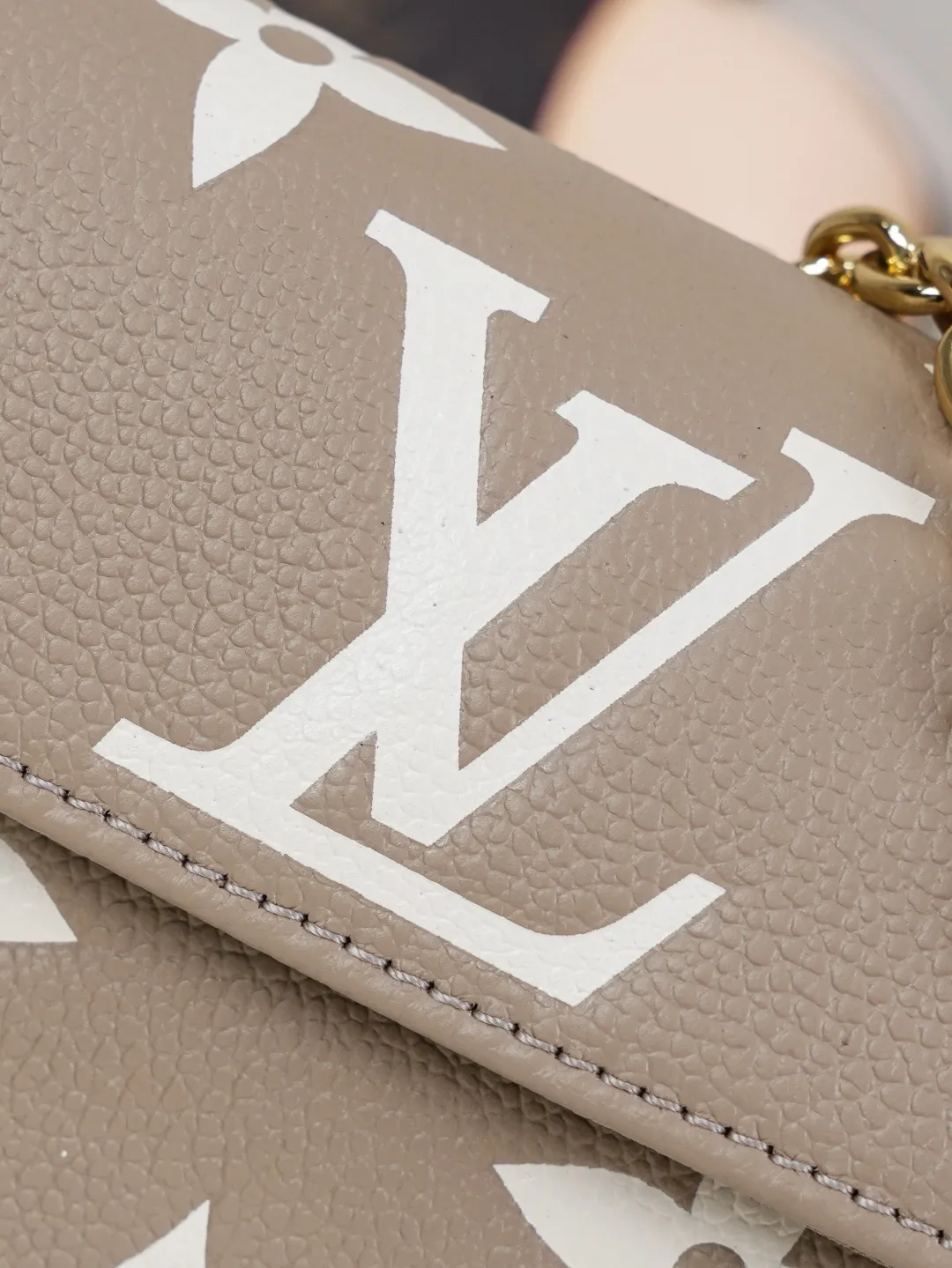 Louis Vuitton Wallet On Chain Ivy M82211 - Image 8