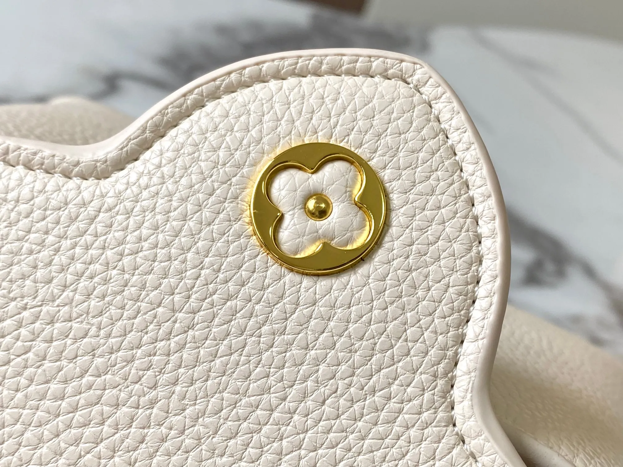 Louis Vuitton Capucines Mini M23082 - Image 10