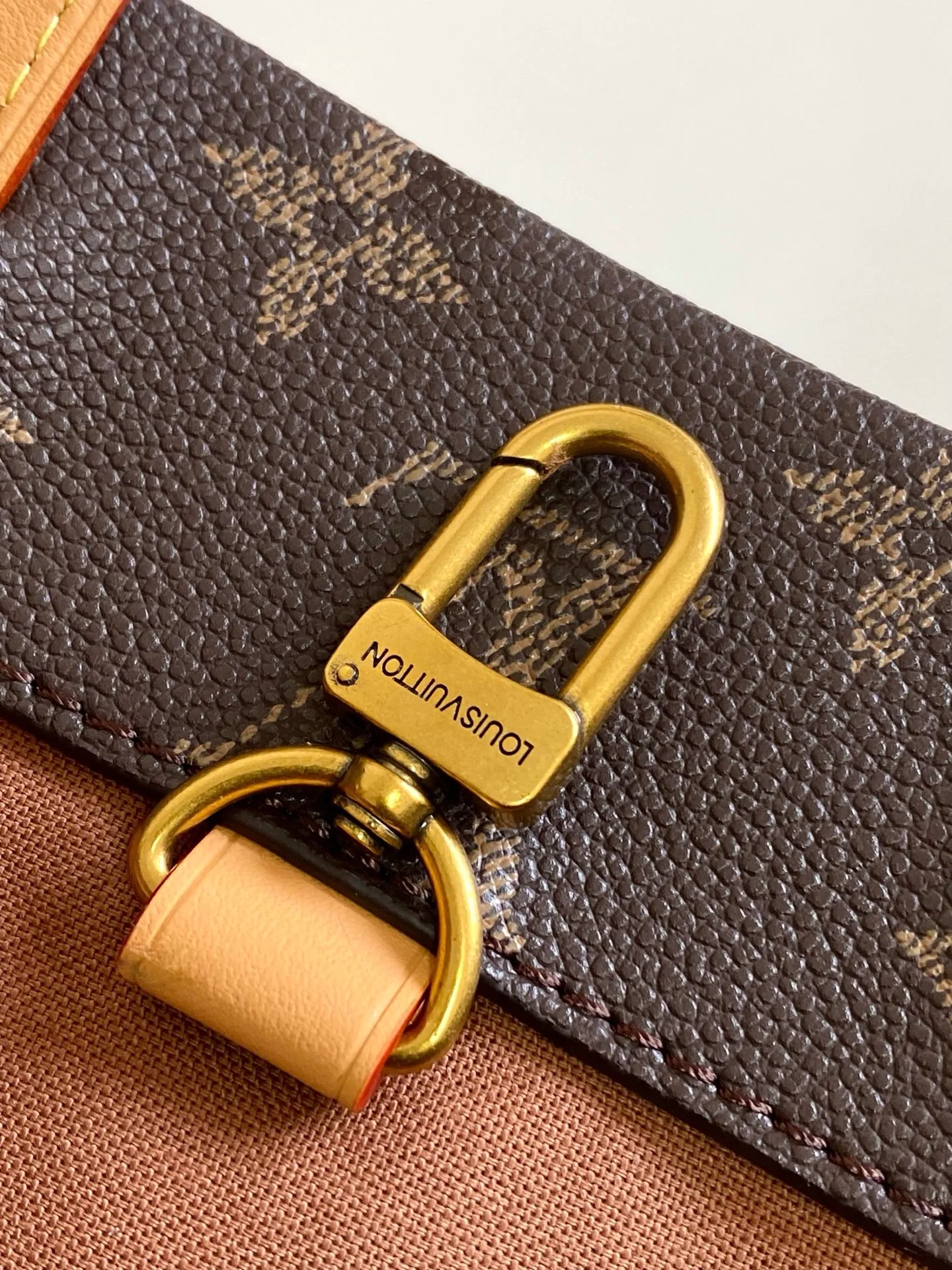 Louis Vuitton Shopper Tote MM M13928 - Image 8