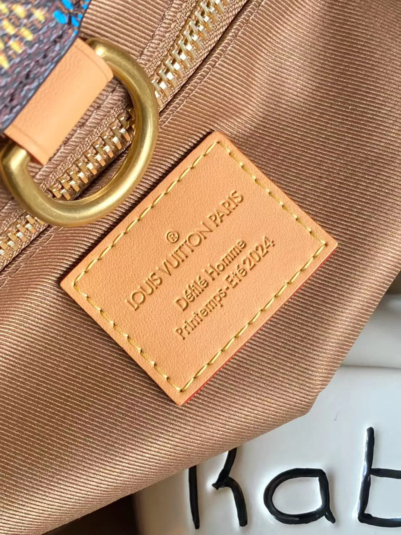 Alternative view of Louis Vuitton Shopper Tote MM N00192