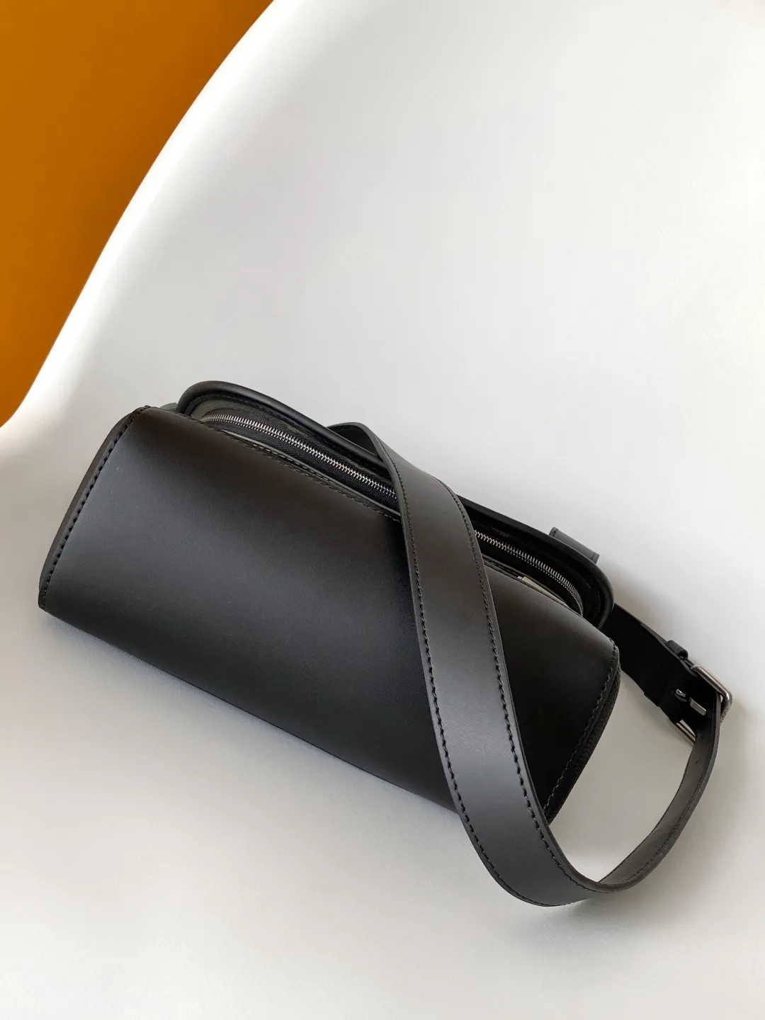 Louis Vuitton Pulse Messenger M12625 - 图片 6