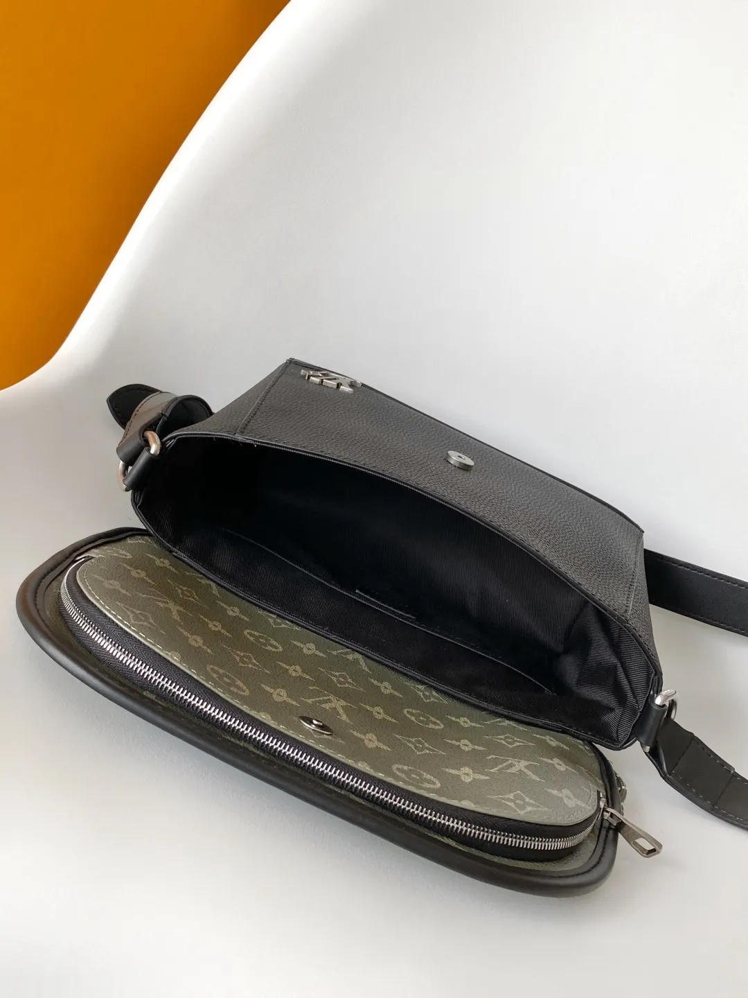 Louis Vuitton Pulse Messenger M12625 - 图片 10