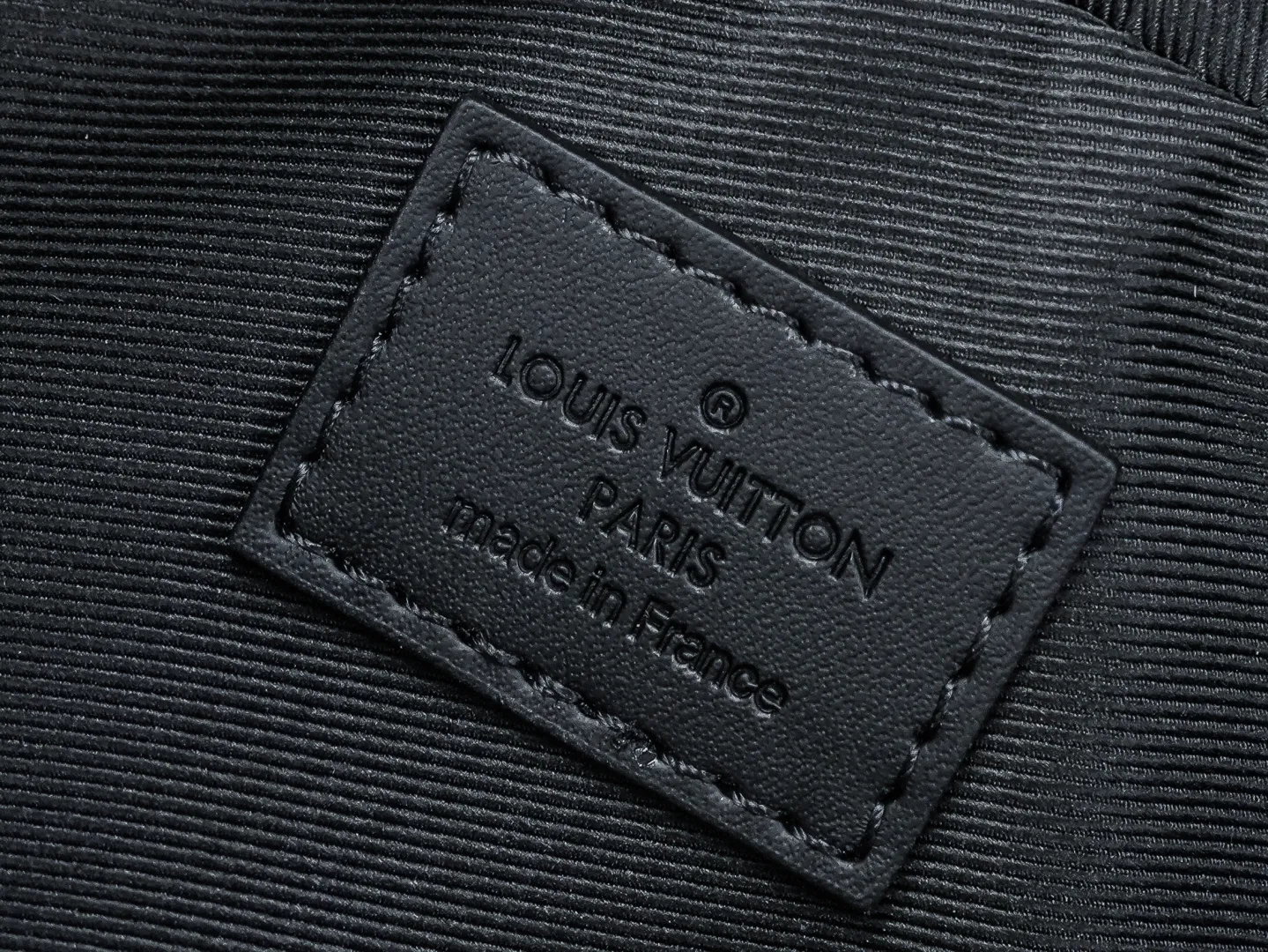 Alternative view of Louis Vuitton Alpha Messenger M46955