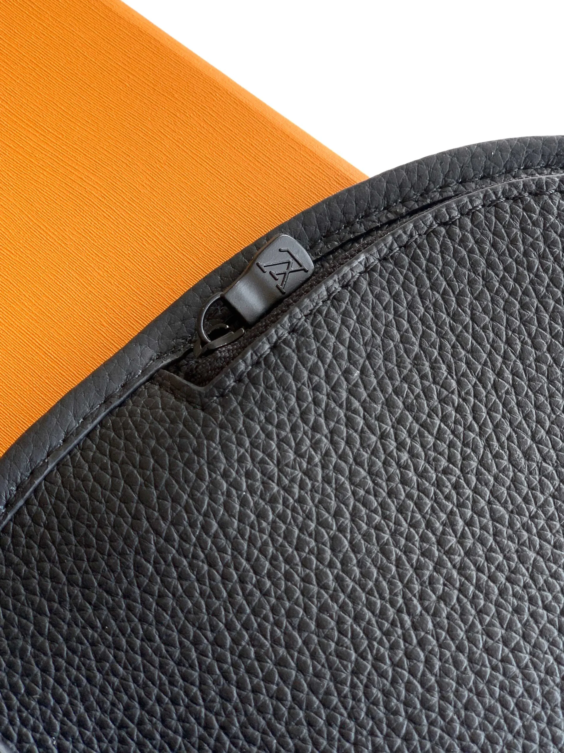 Louis Vuitton Pulse Messenger M14874 - 图片 9