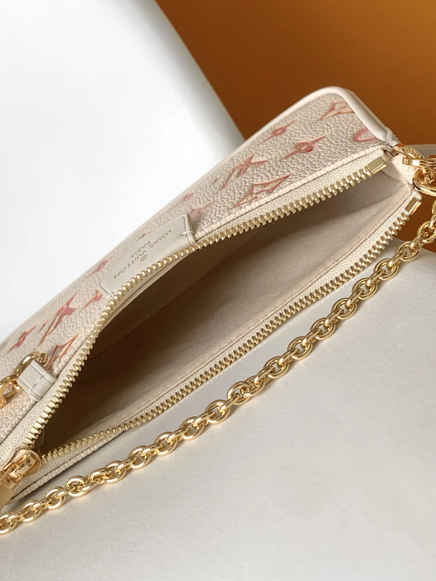Alternative view of Louis Vuitton Easy Pouch on Strap M83448