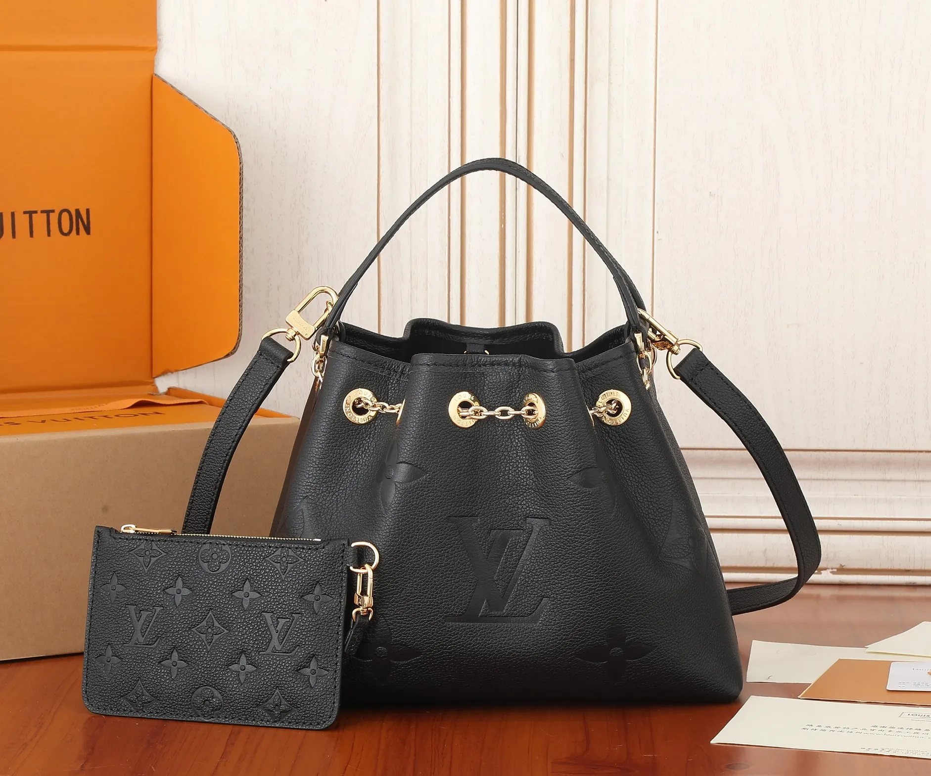 Louis Vuitton Bundle M47209 - Image 3