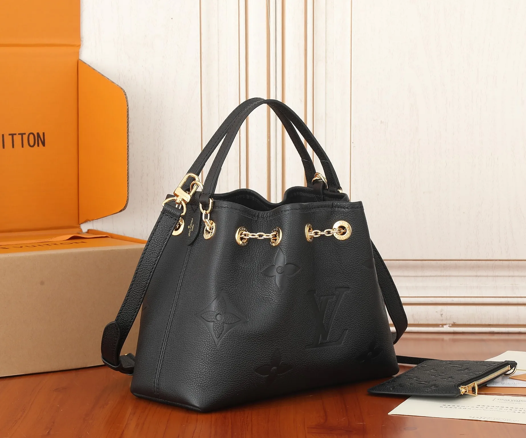 Louis Vuitton Bundle M47209 - Image 4