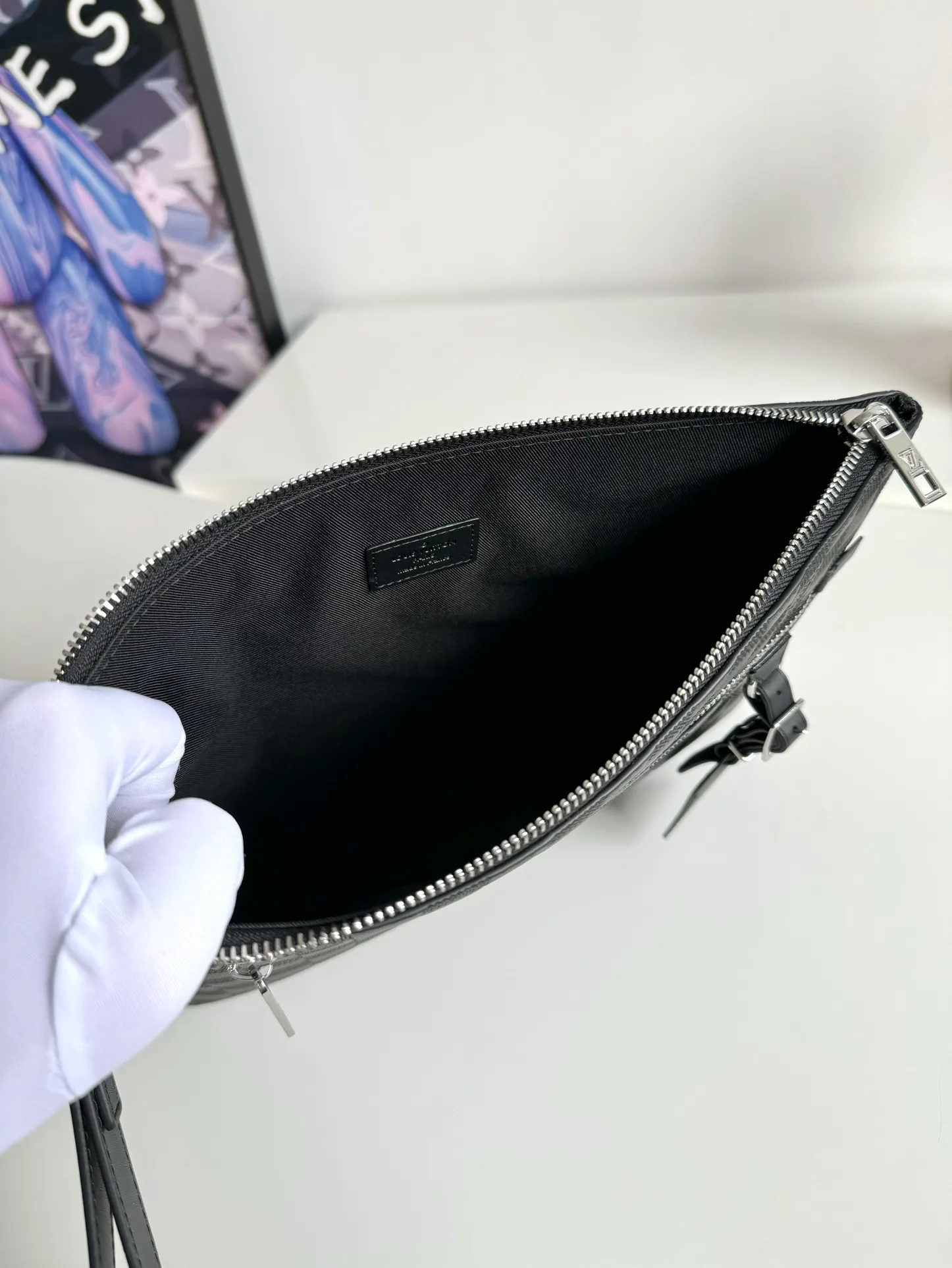 Alternative view of Louis Vuitton Takeoff Pouch N40504