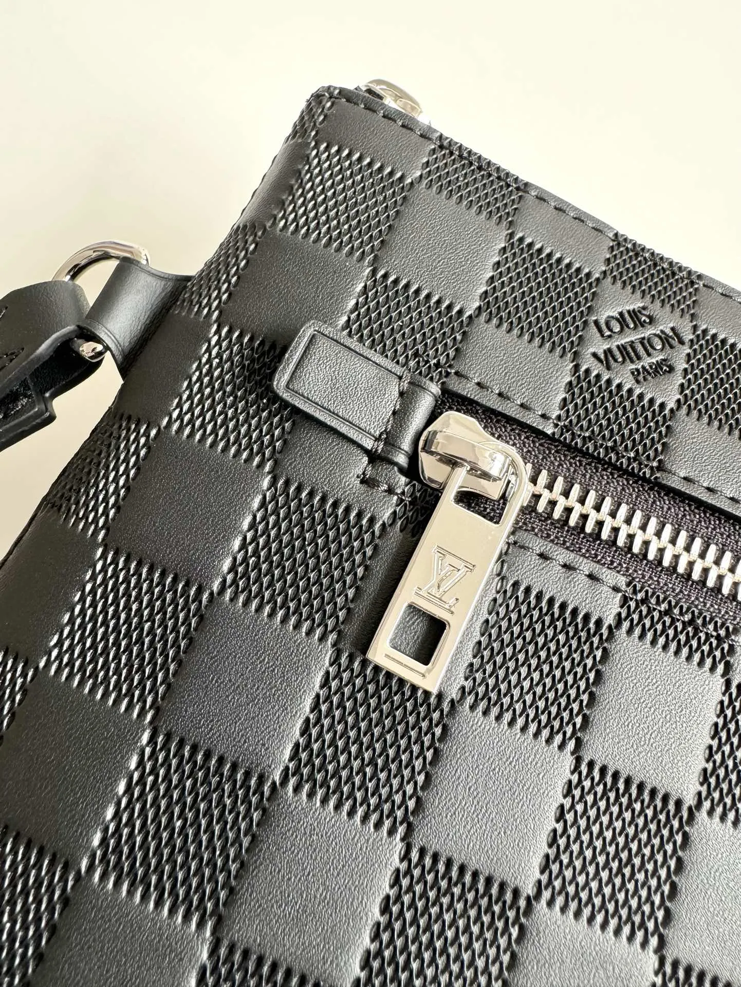 Louis Vuitton Takeoff Pouch N40504 - Image 9