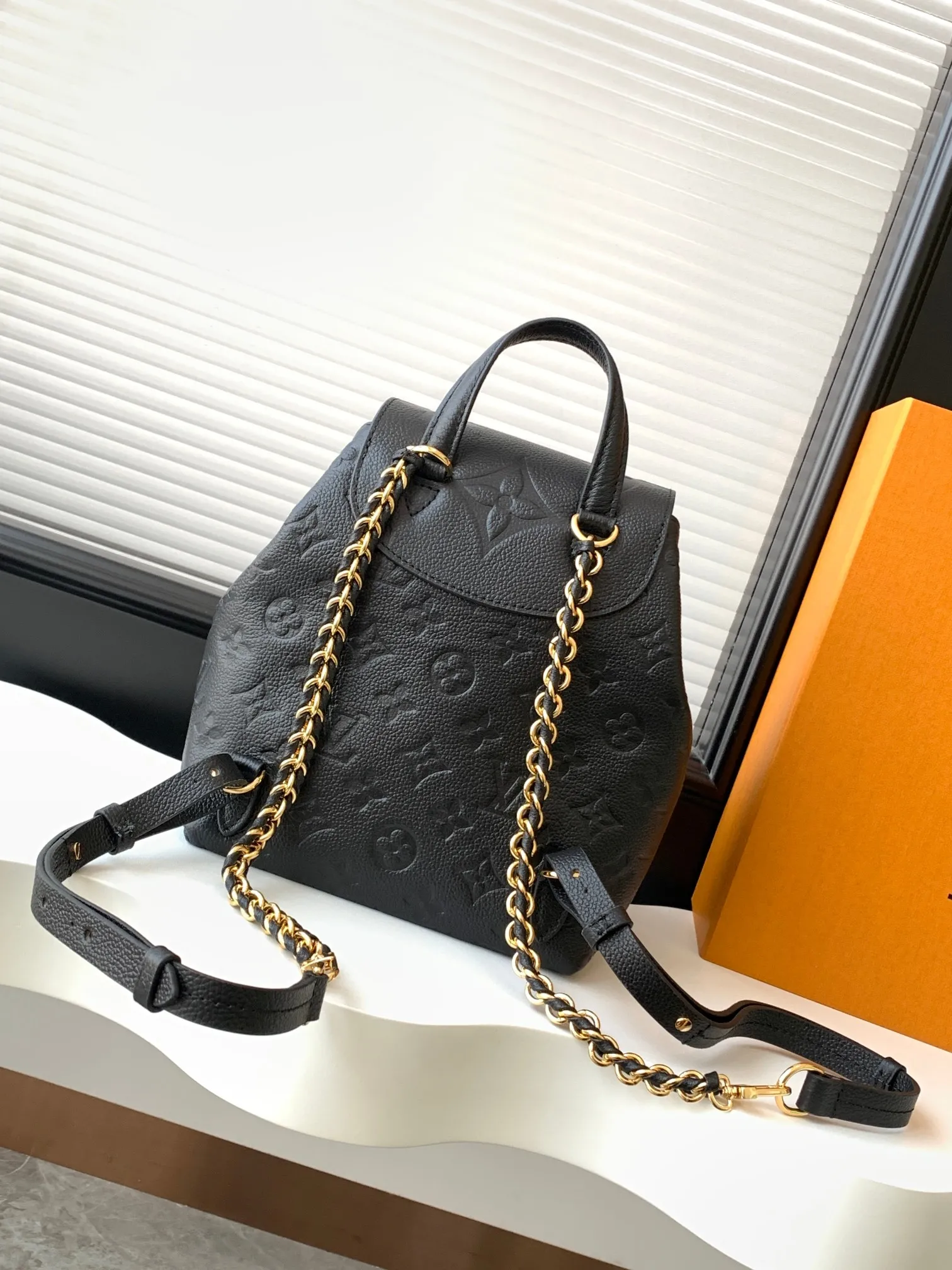 Louis Vuitton Backup M47072 - Image 5