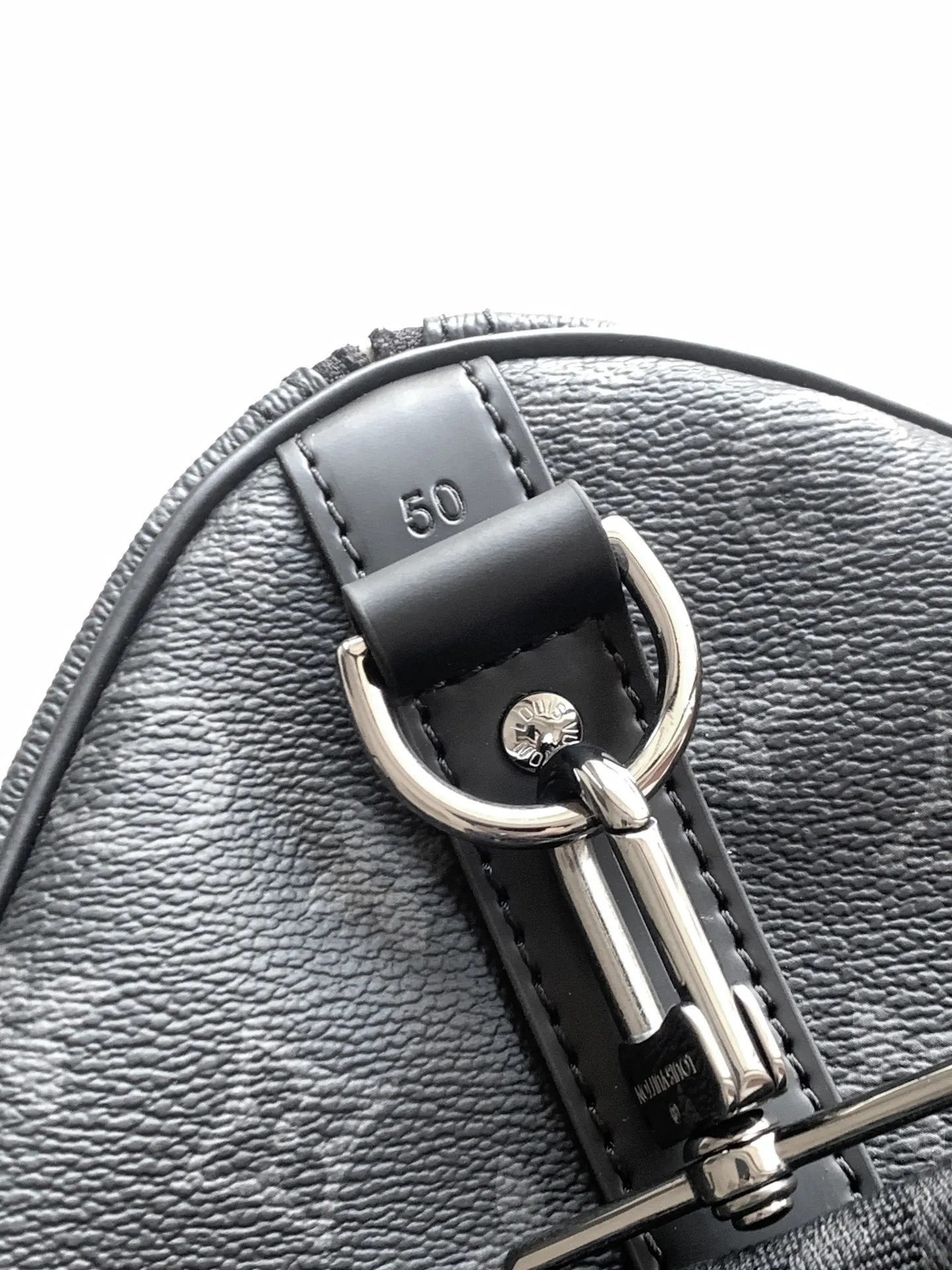 Louis Vuitton Keepall Bandoulière 50 M26434 - Image 9