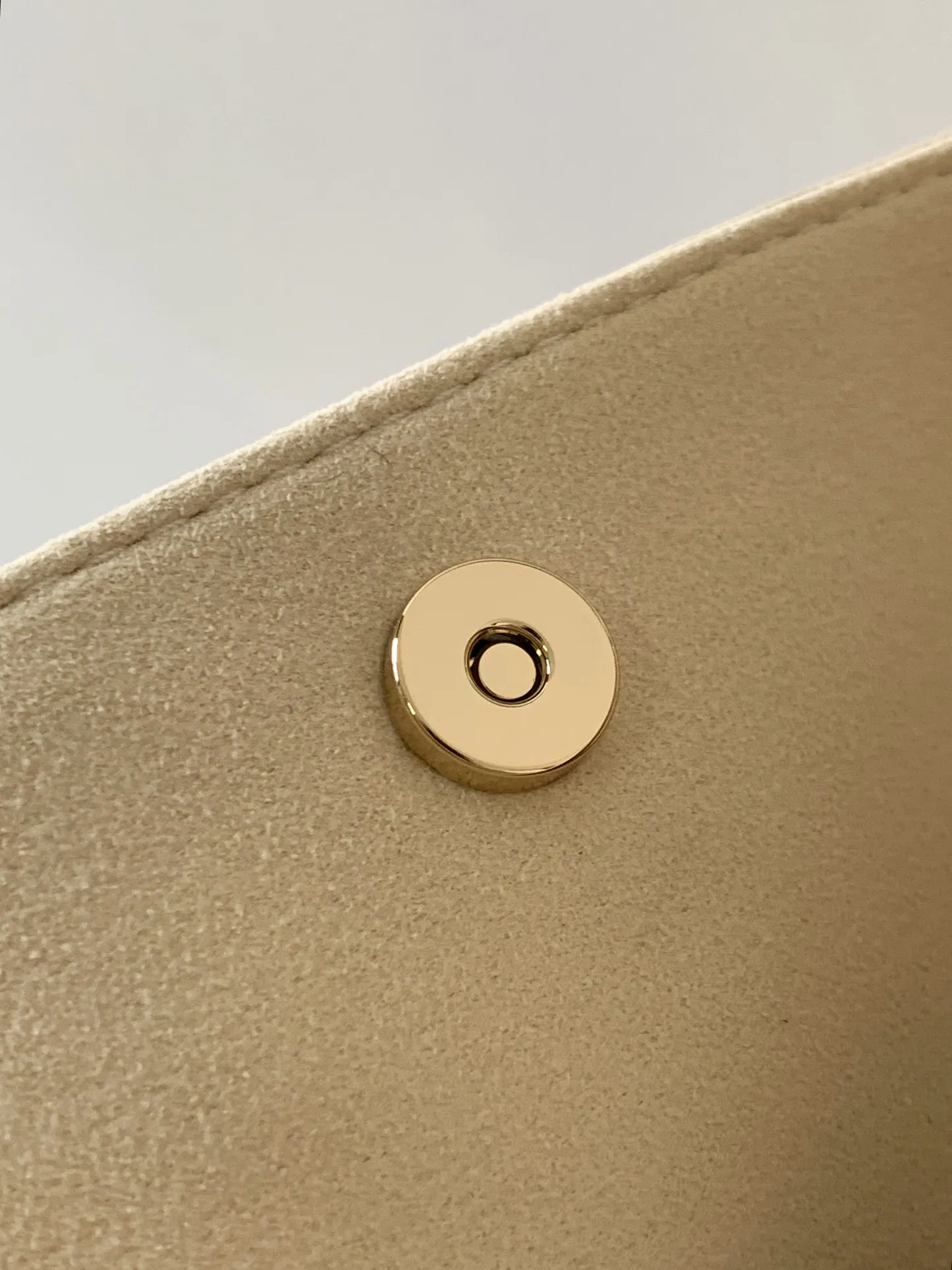 Alternative view of Louis Vuitton All In BB M25673