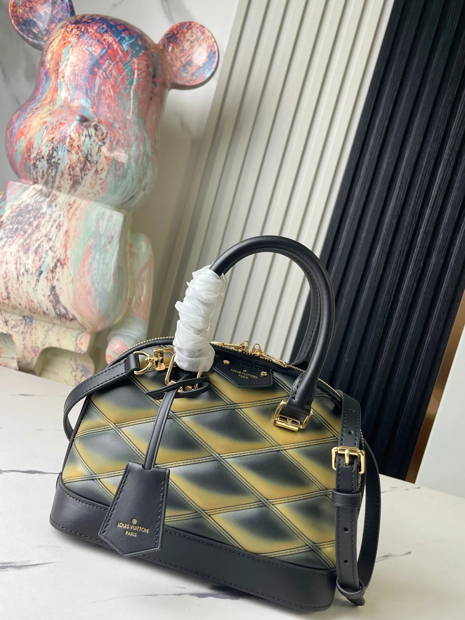 Louis Vuitton Alma BB M23576 - 图片 3