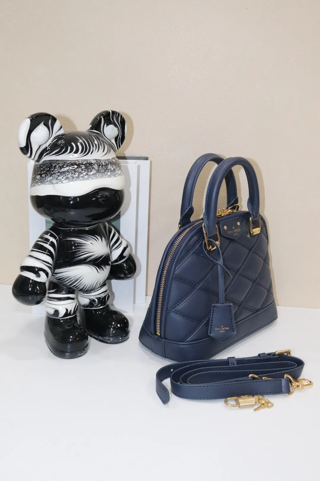 Louis Vuitton Alma BB M23666 - 图片 4
