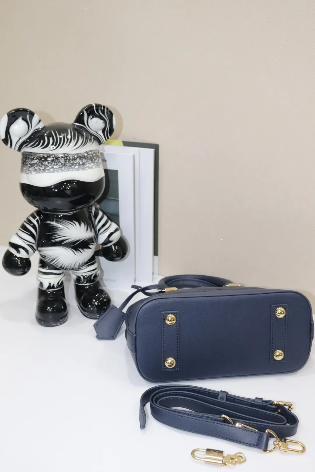Louis Vuitton Alma BB M23666 - 图片 5