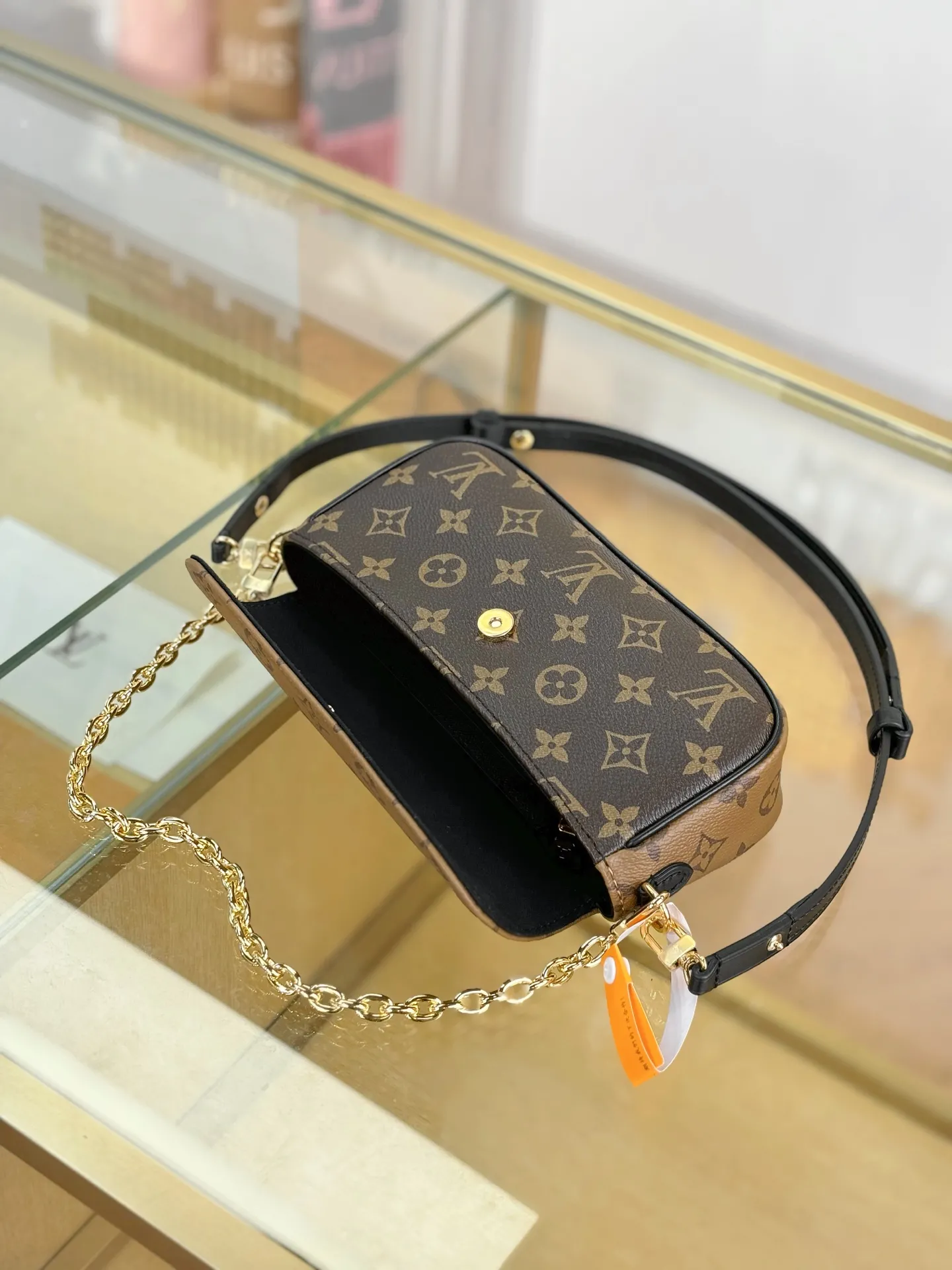 Louis Vuitton Wallet On Chain Ivy M26587 - Image 6