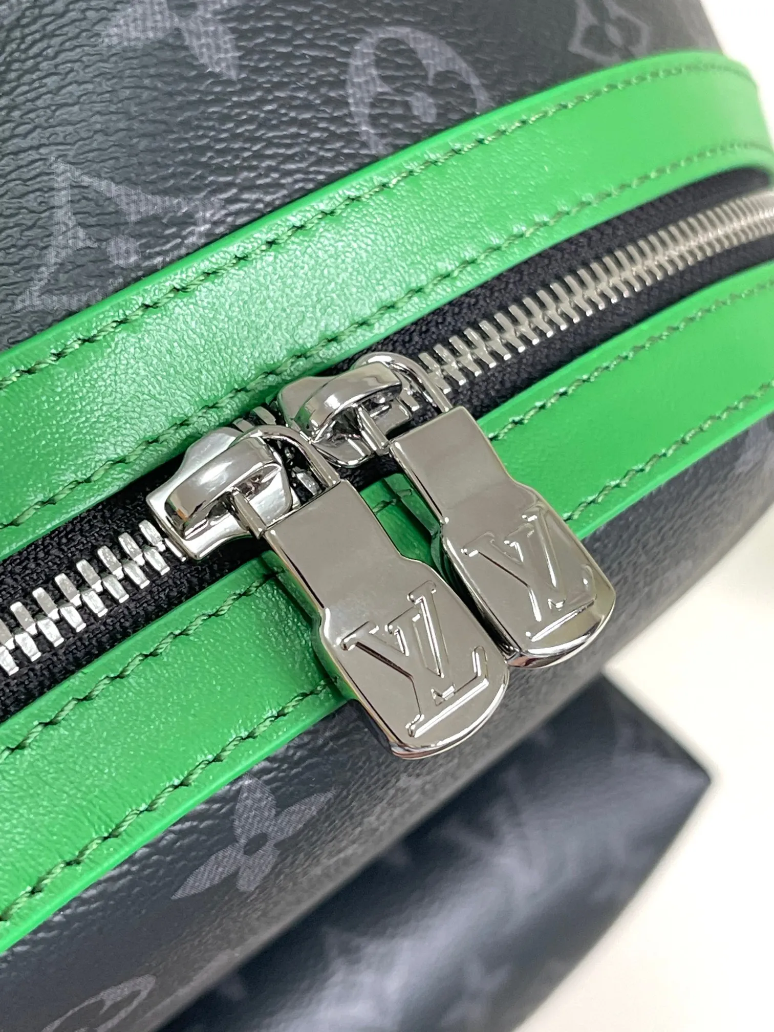 Louis Vuitton Discovery Backpack PM M25887 - 图片 9