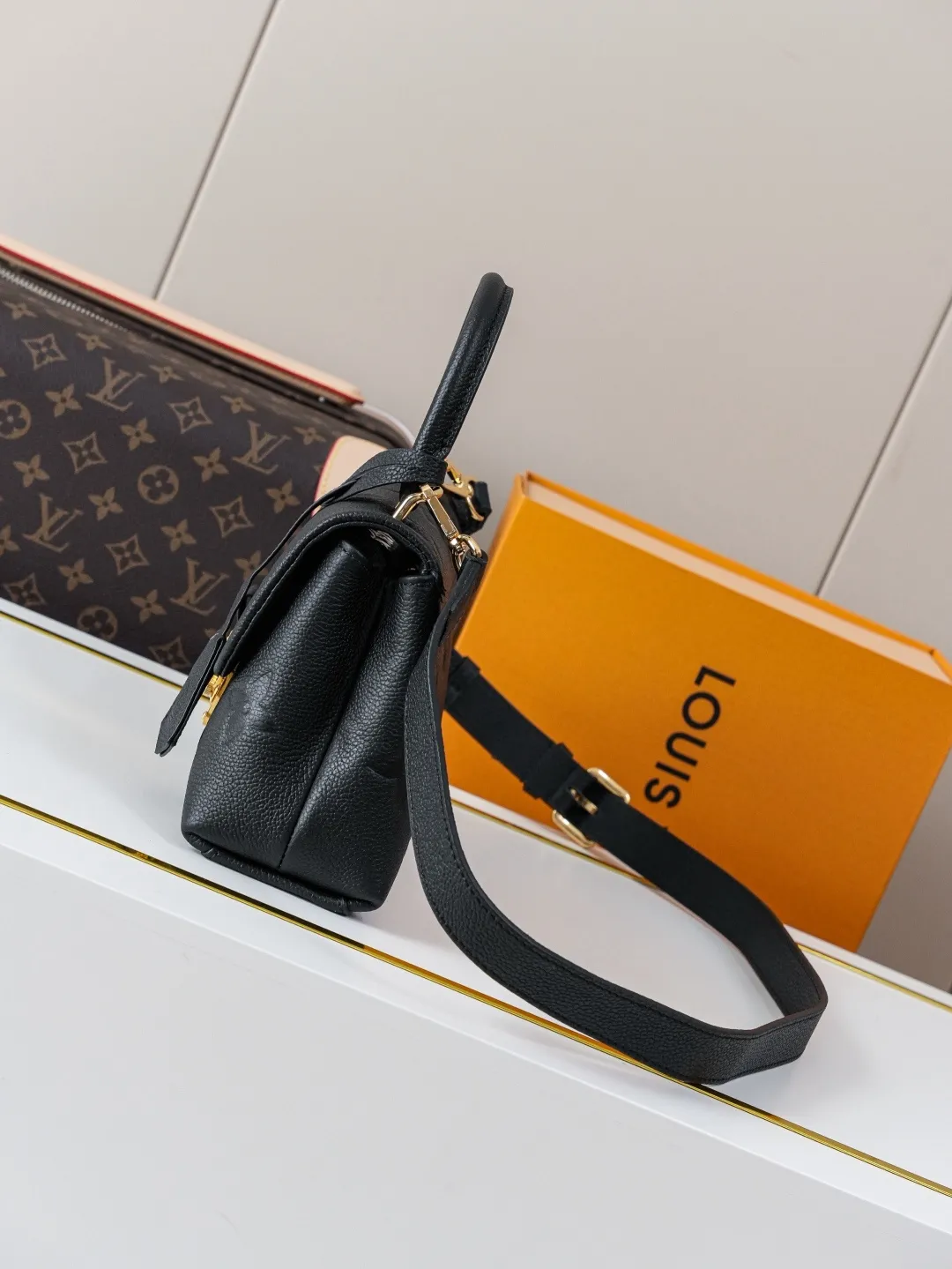 Louis Vuitton Madeleine BB M45977 - 图片 4