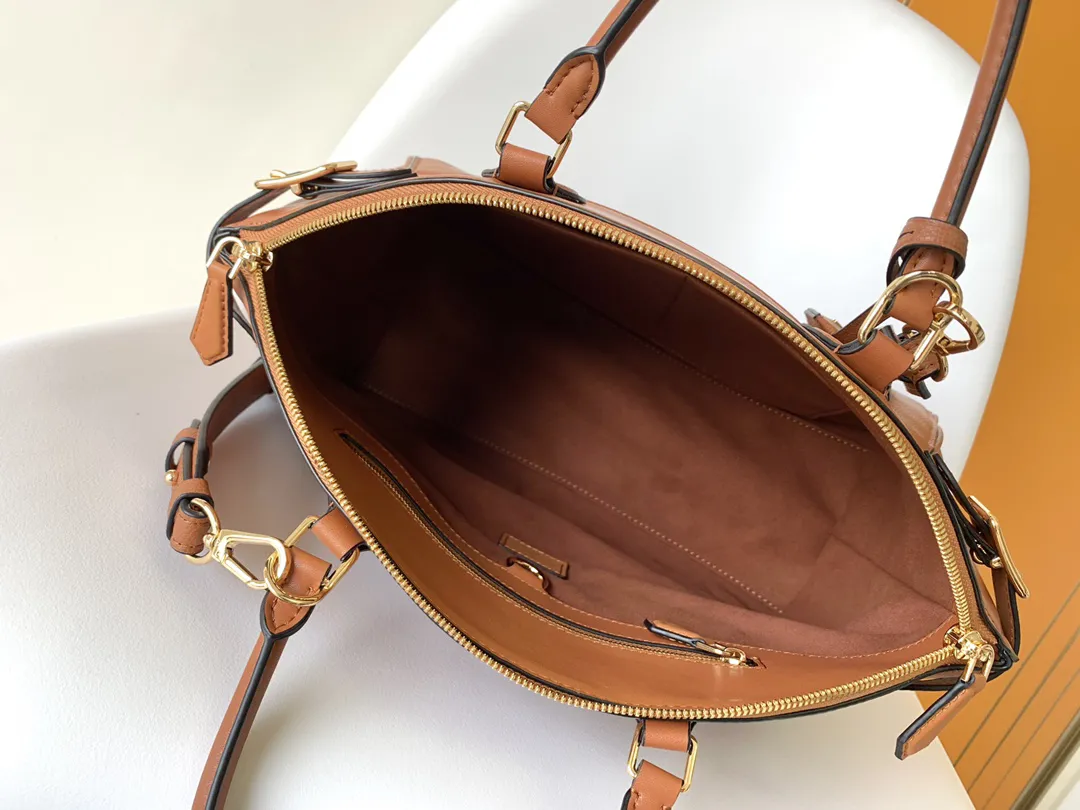 Alternative view of Louis Vuitton Vend?me MM M22925