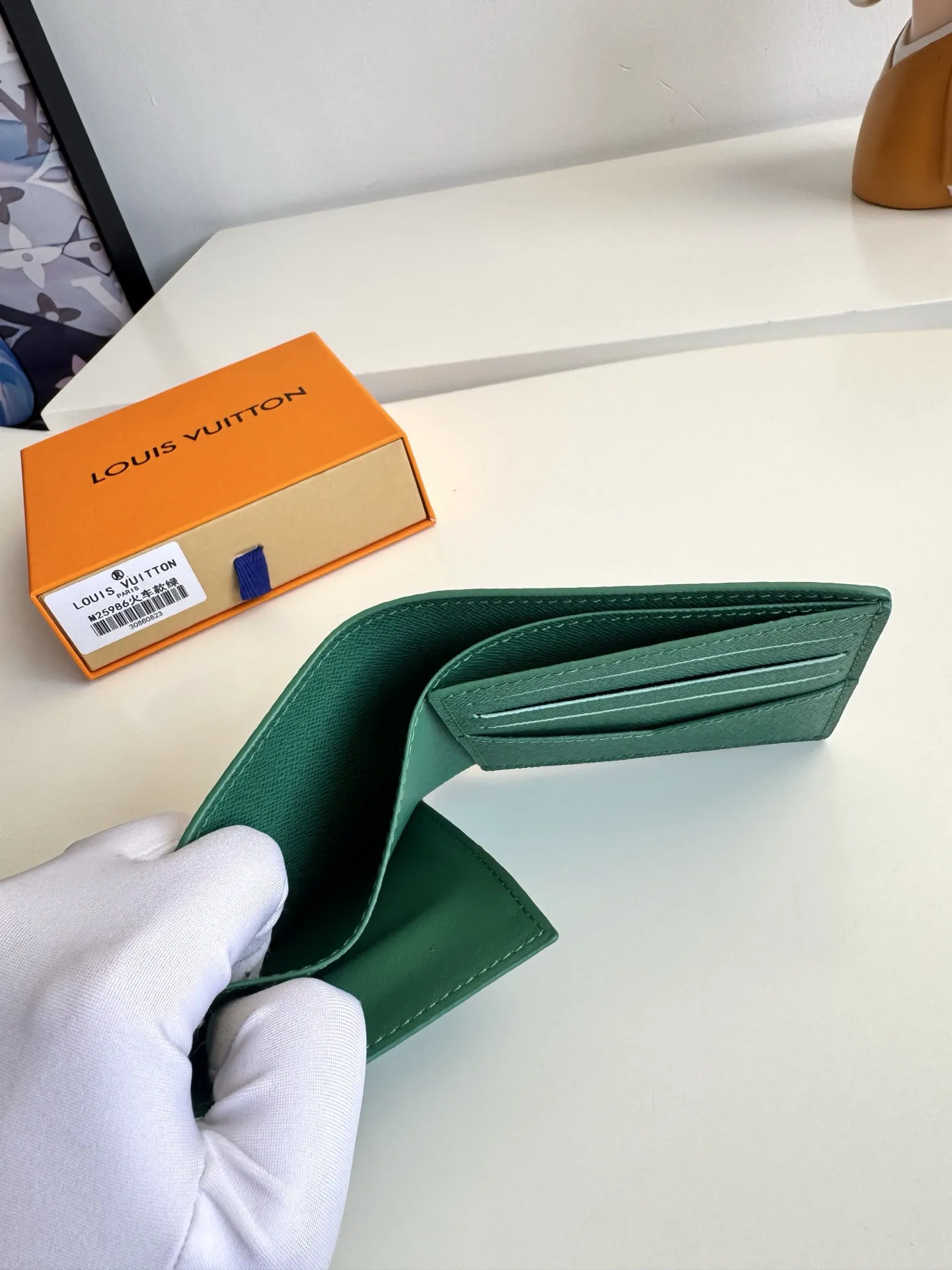 Alternative view of Louis Vuitton Slender Wallet M25986