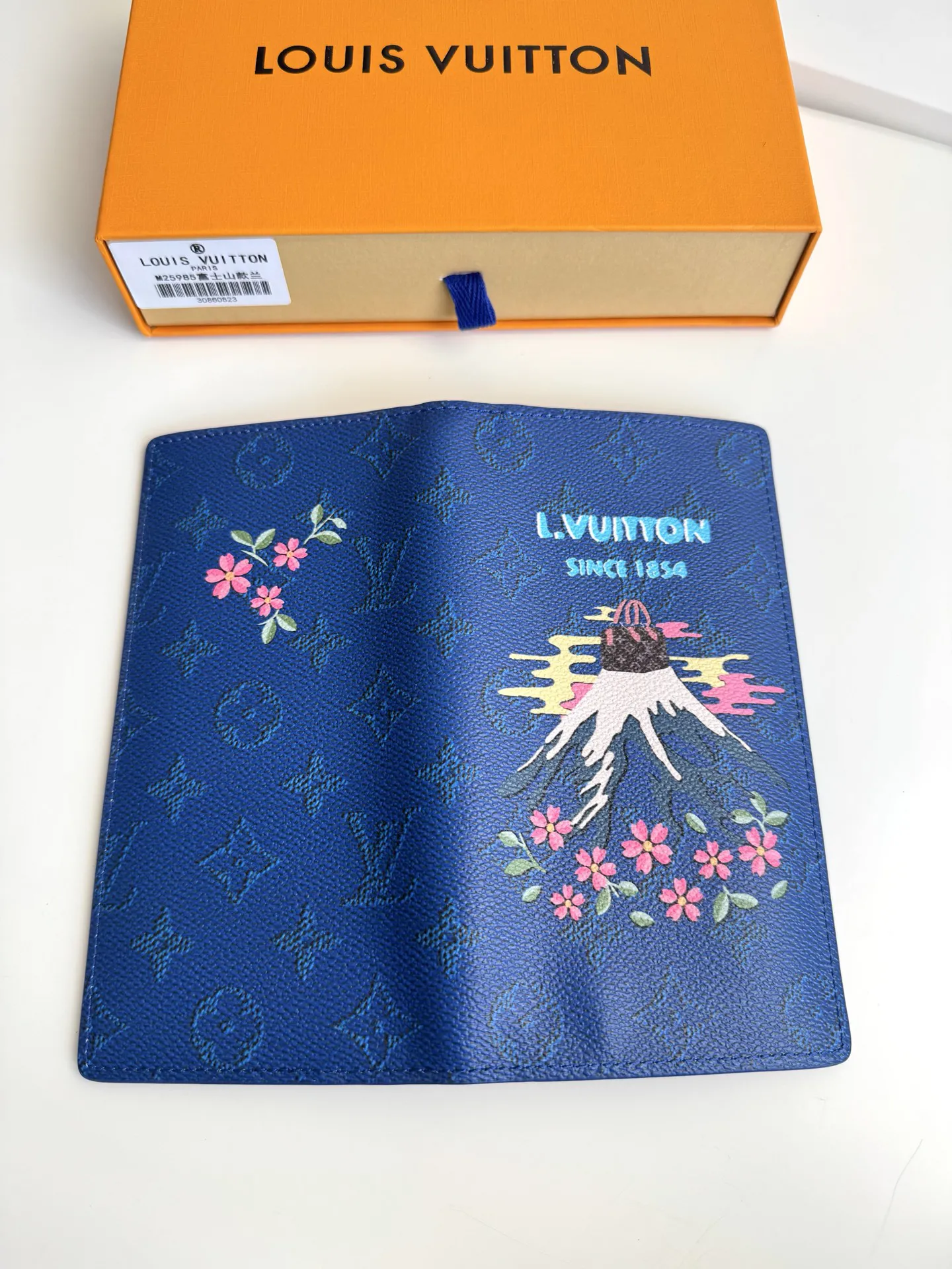 Alternative view of Louis Vuitton Brazza Wallet M25985