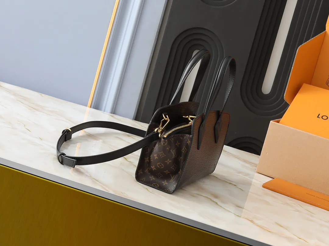 Louis Vuitton Varenne East West M11791 - 图片 4
