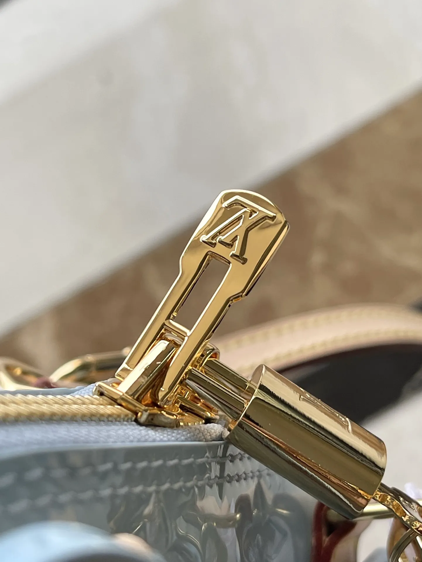 Louis Vuitton Alma BB M24062 - Image 8